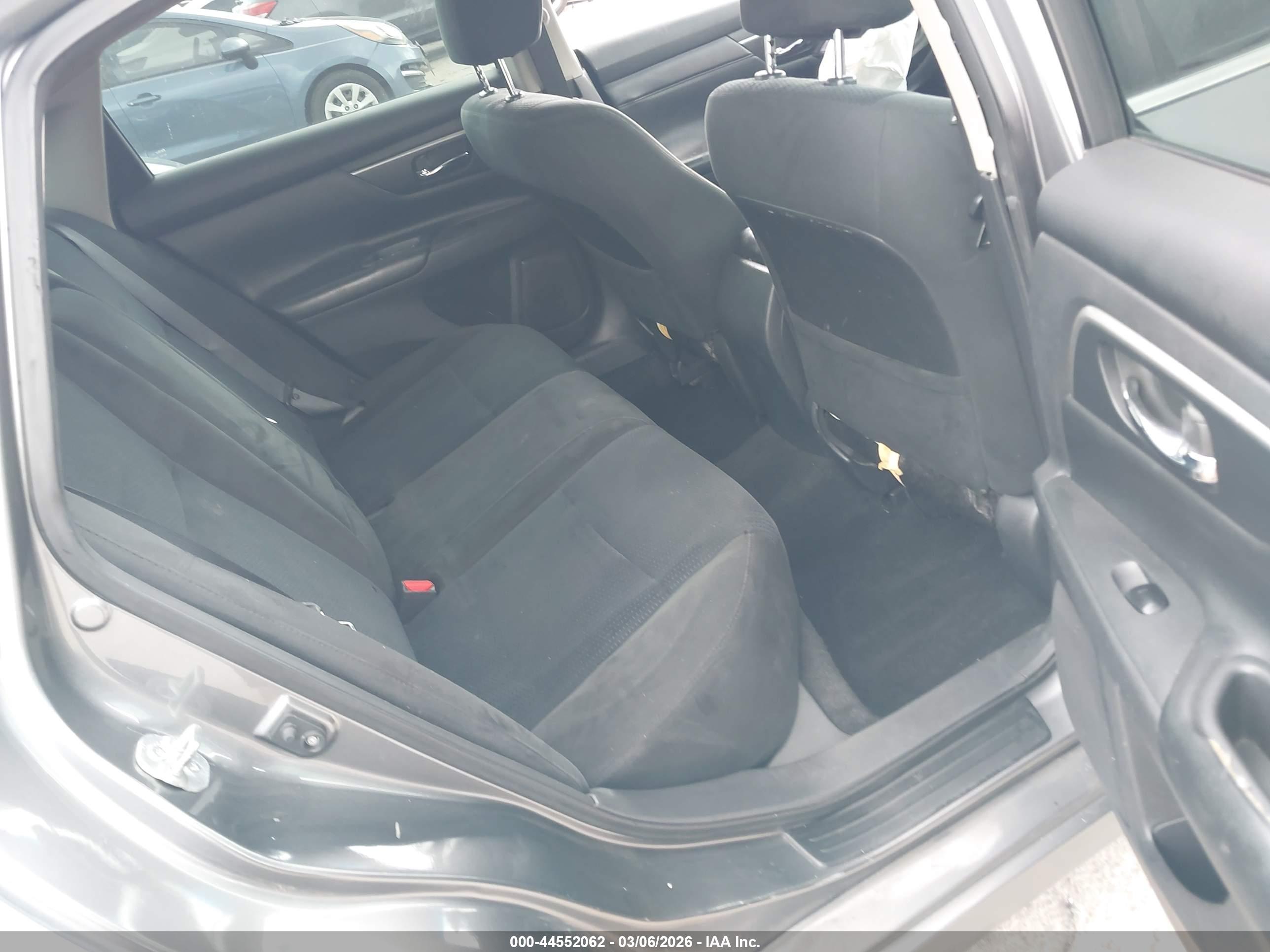 NISSAN ALTIMA image 8