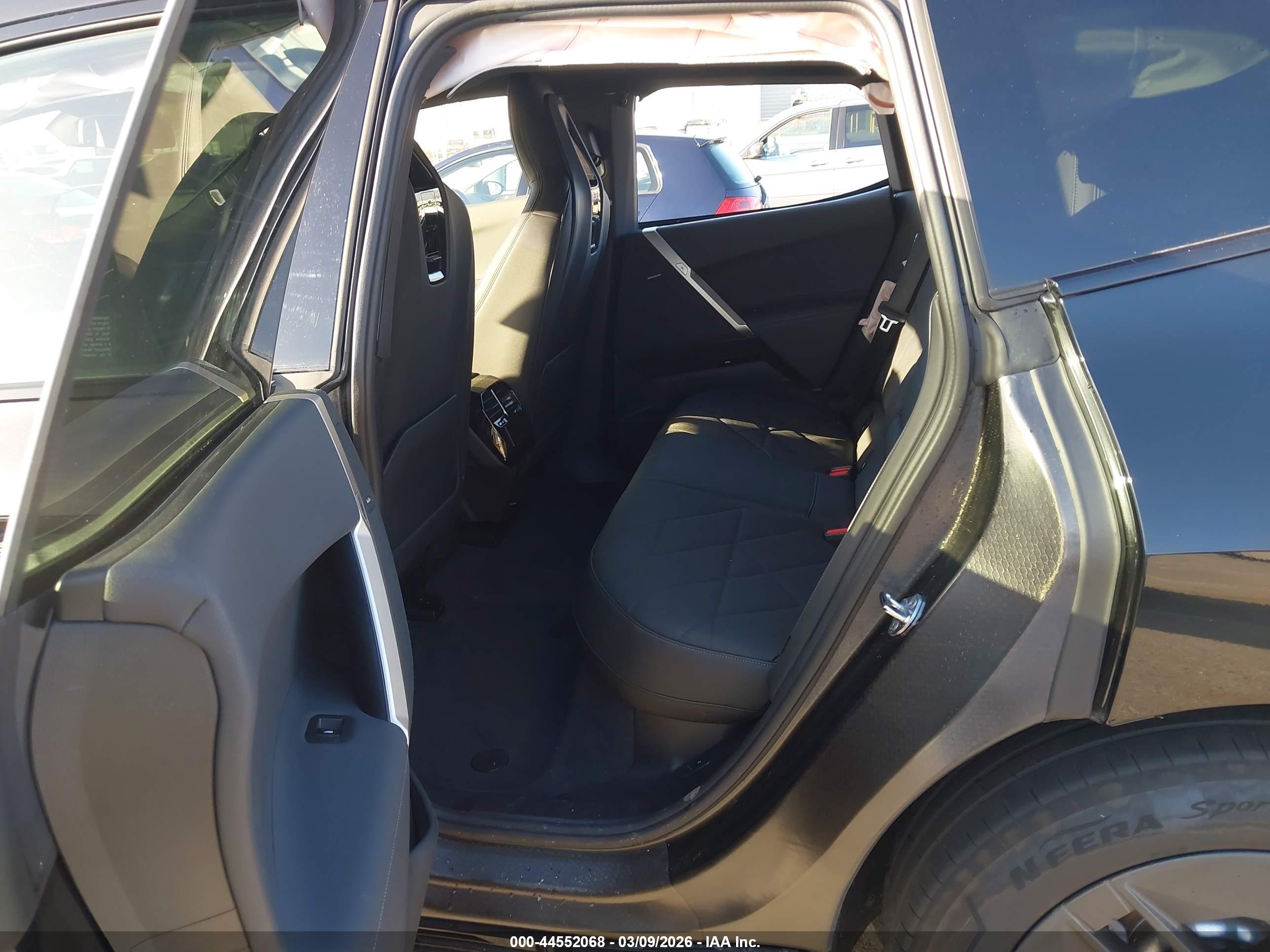 BMW IX image 8