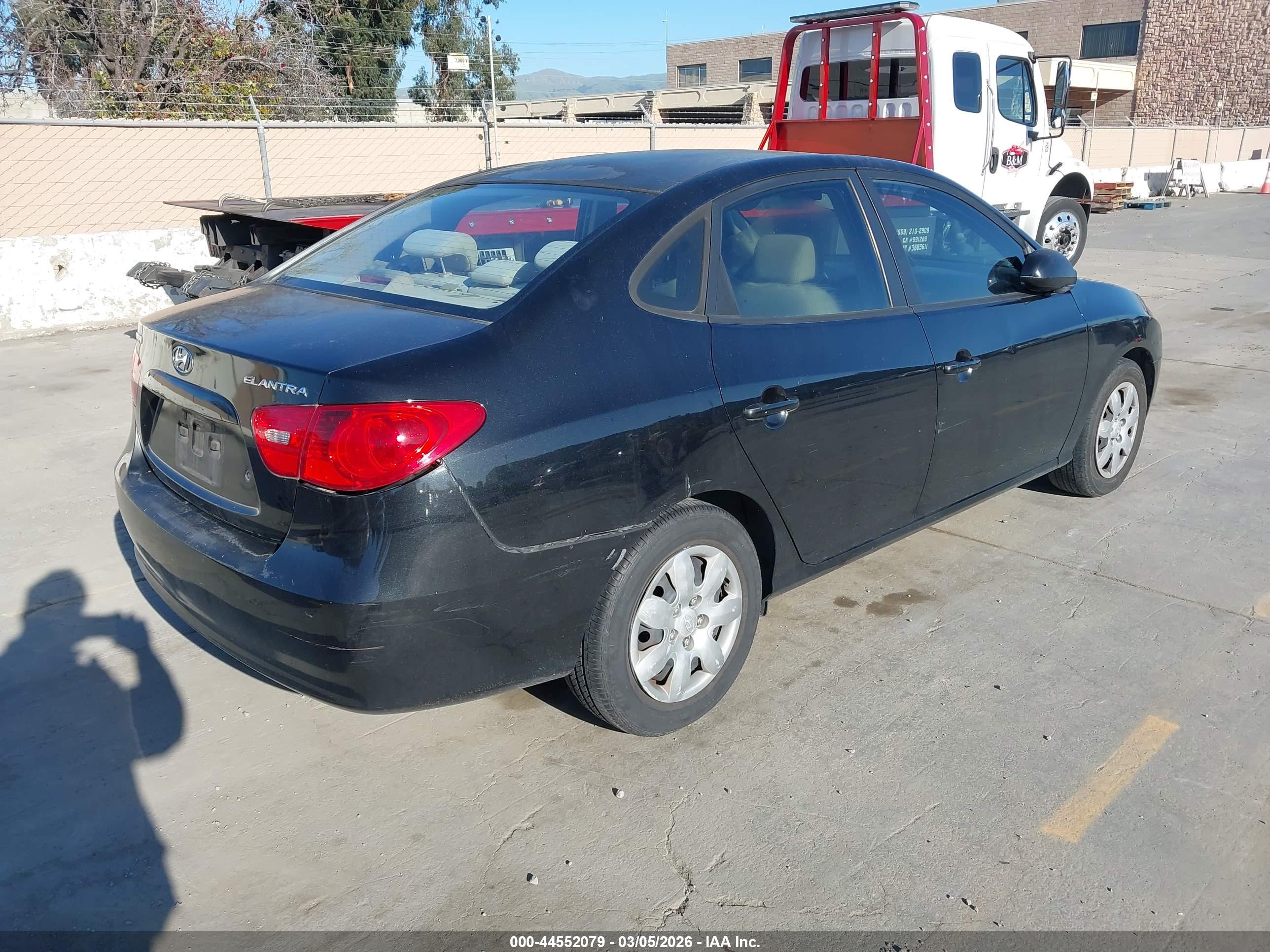 HYUNDAI ELANTRA image 4