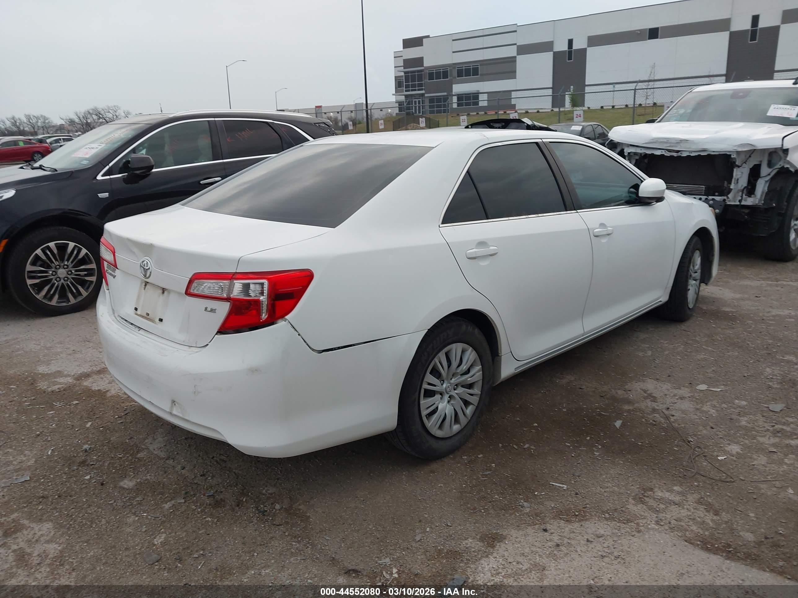 TOYOTA CAMRY image 4