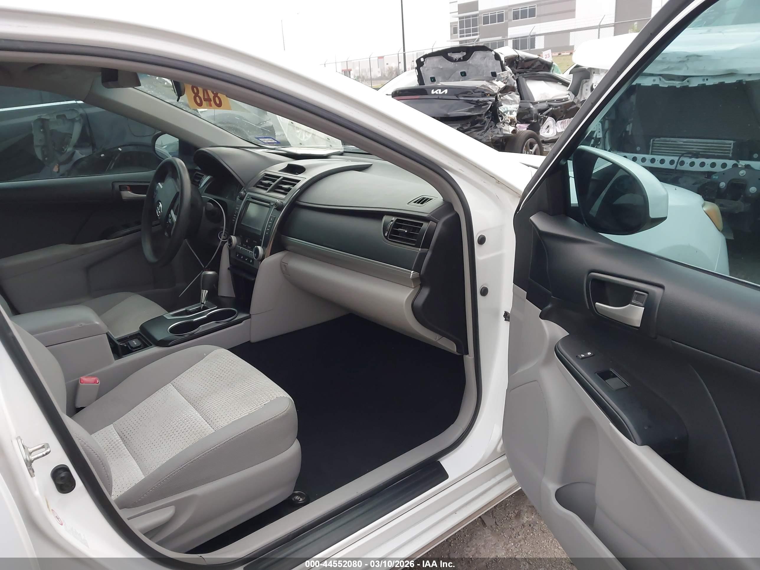 TOYOTA CAMRY image 5