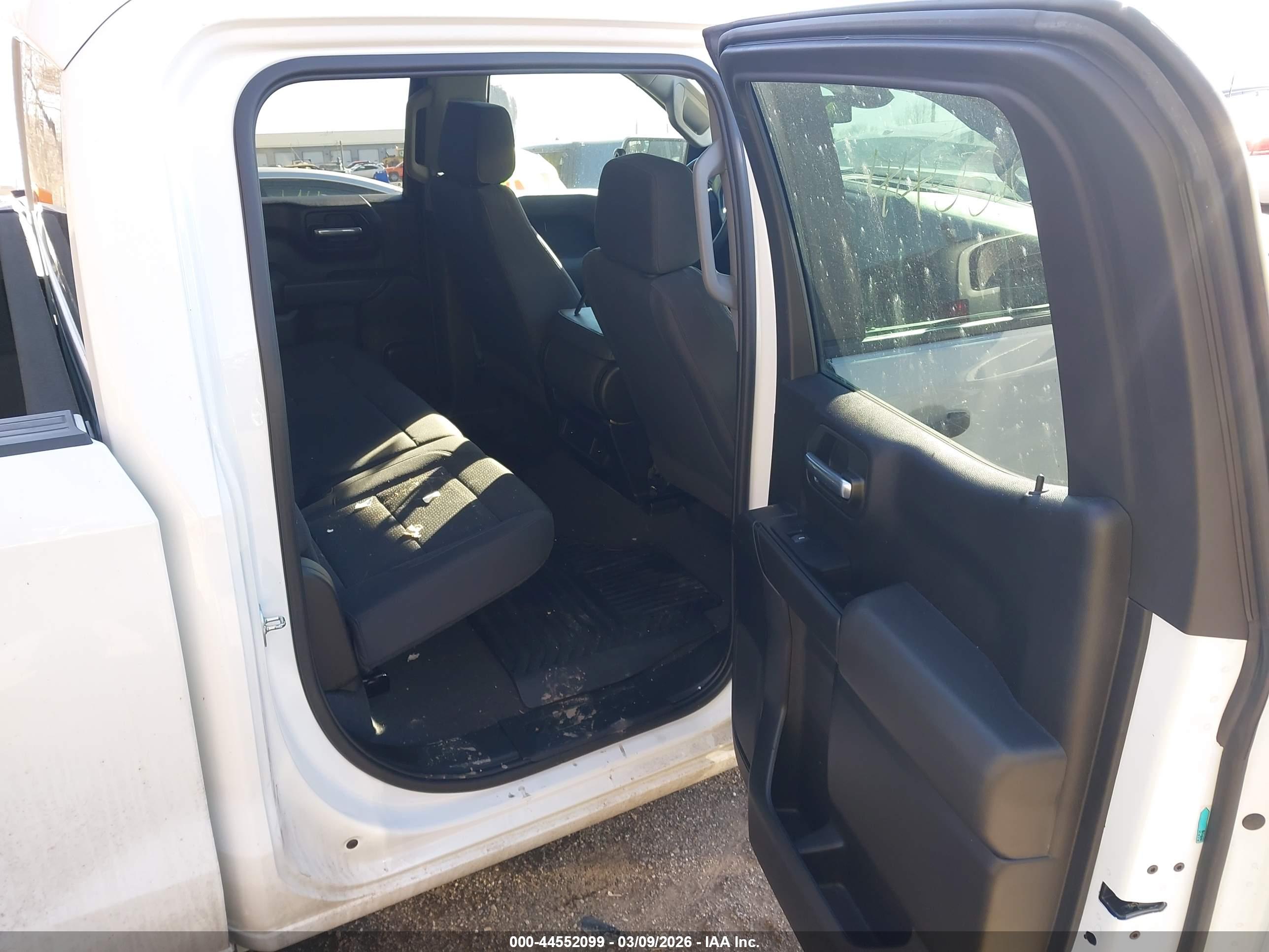 CHEVROLET SILVERADO image 8