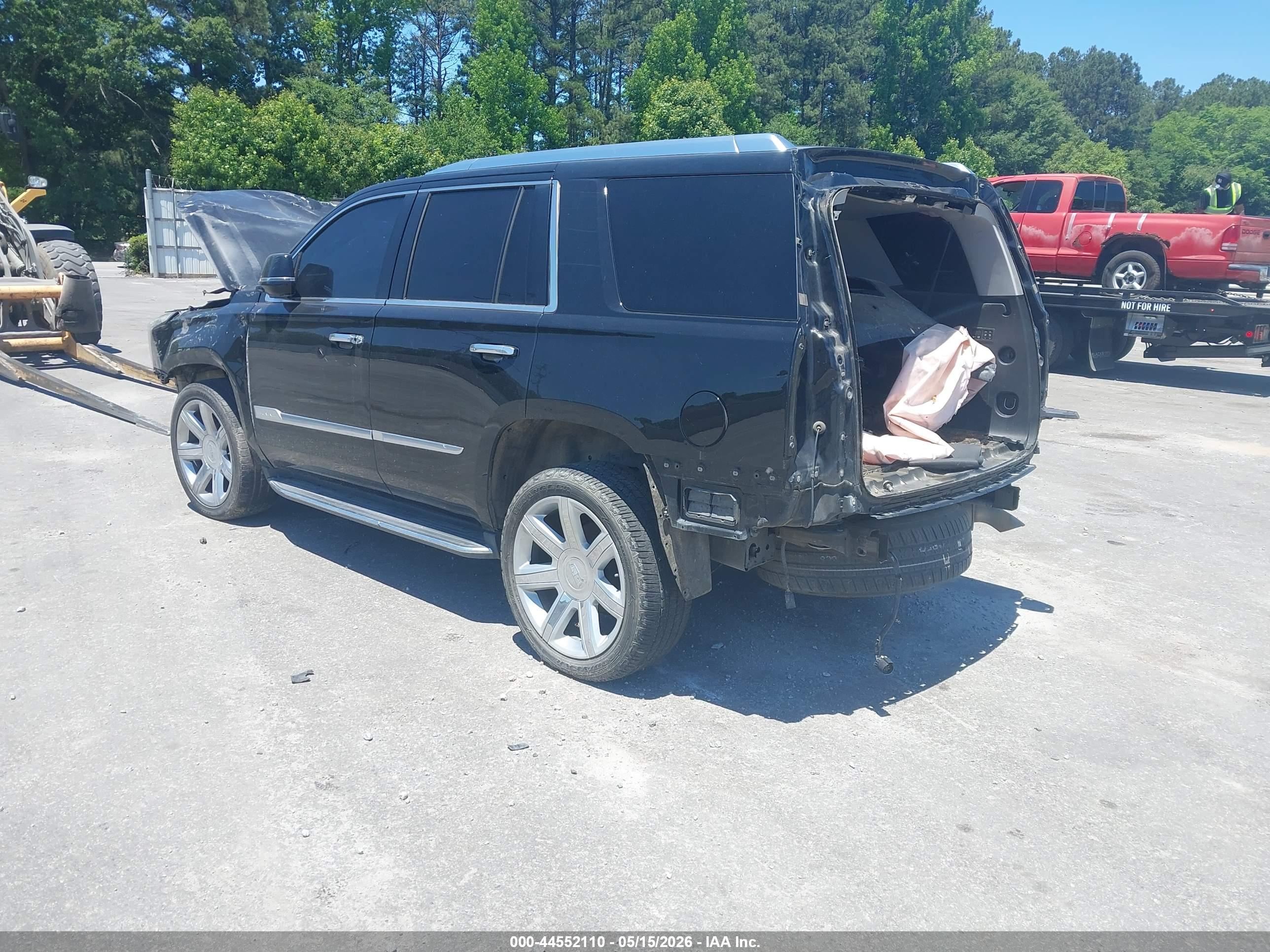 CADILLAC ESCALADE image 3
