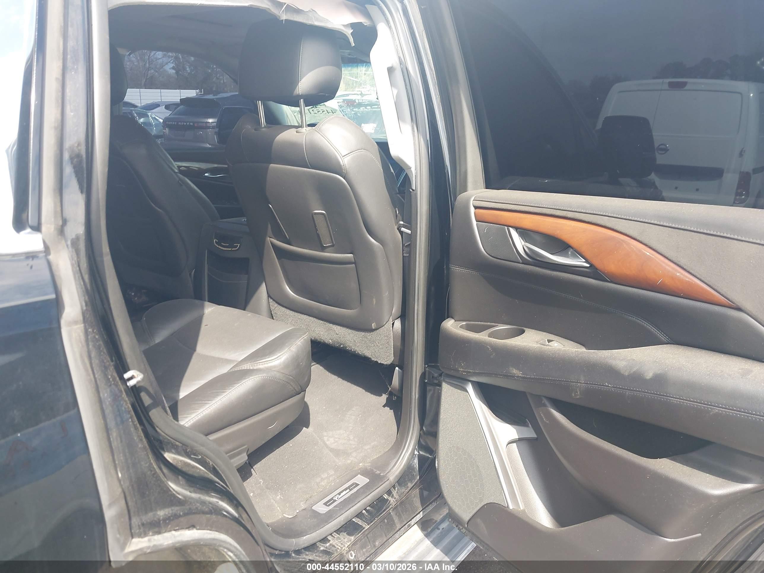 CADILLAC ESCALADE image 8