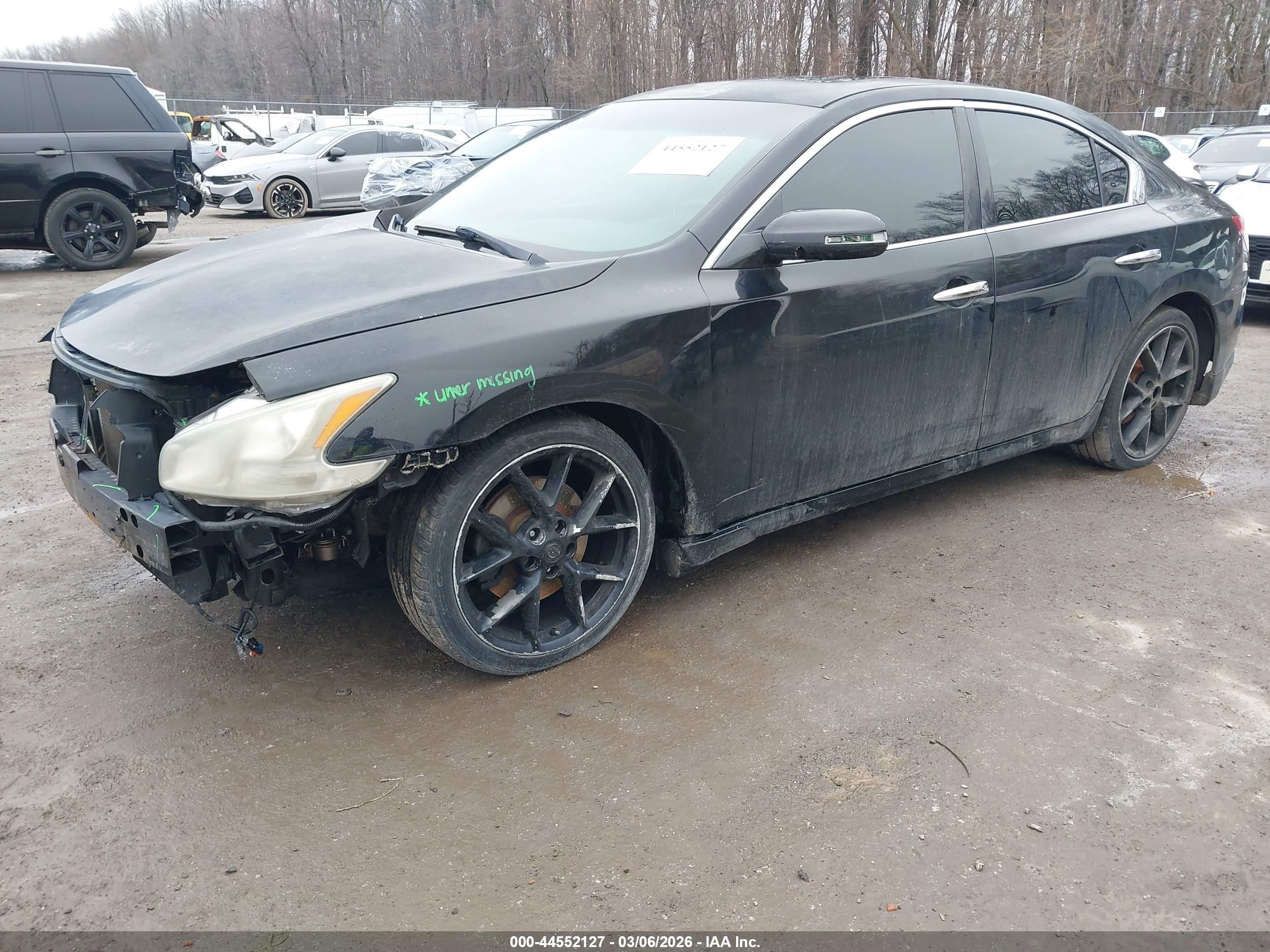 NISSAN MAXIMA image 2