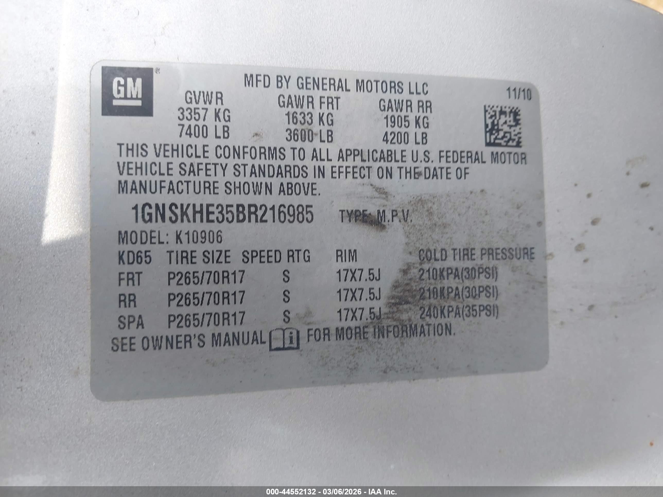 CHEVROLET SUBURBAN image 9