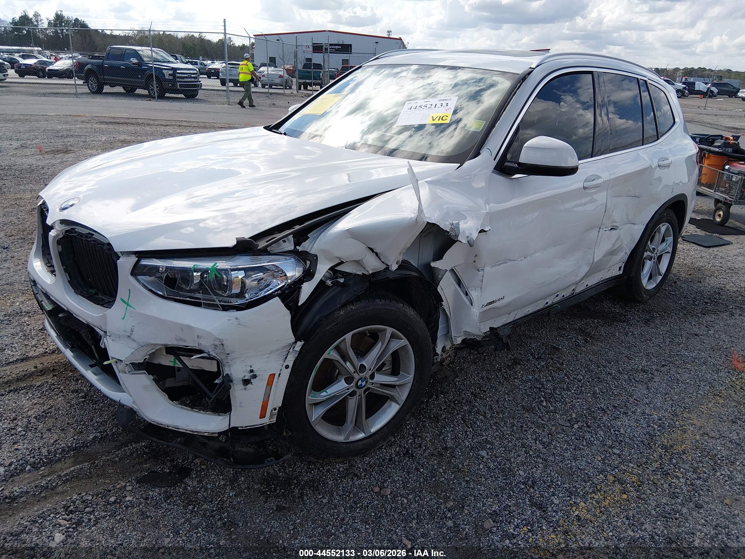 BMW X3 image 2