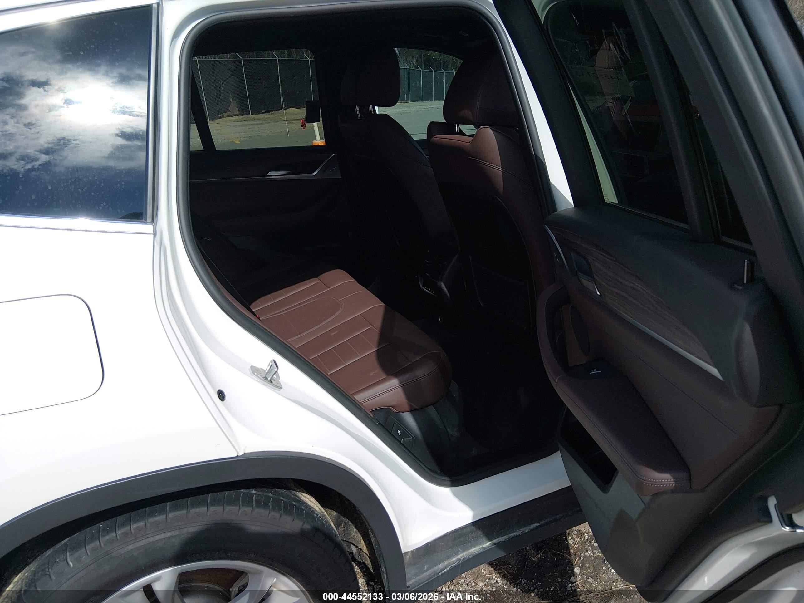 BMW X3 image 8