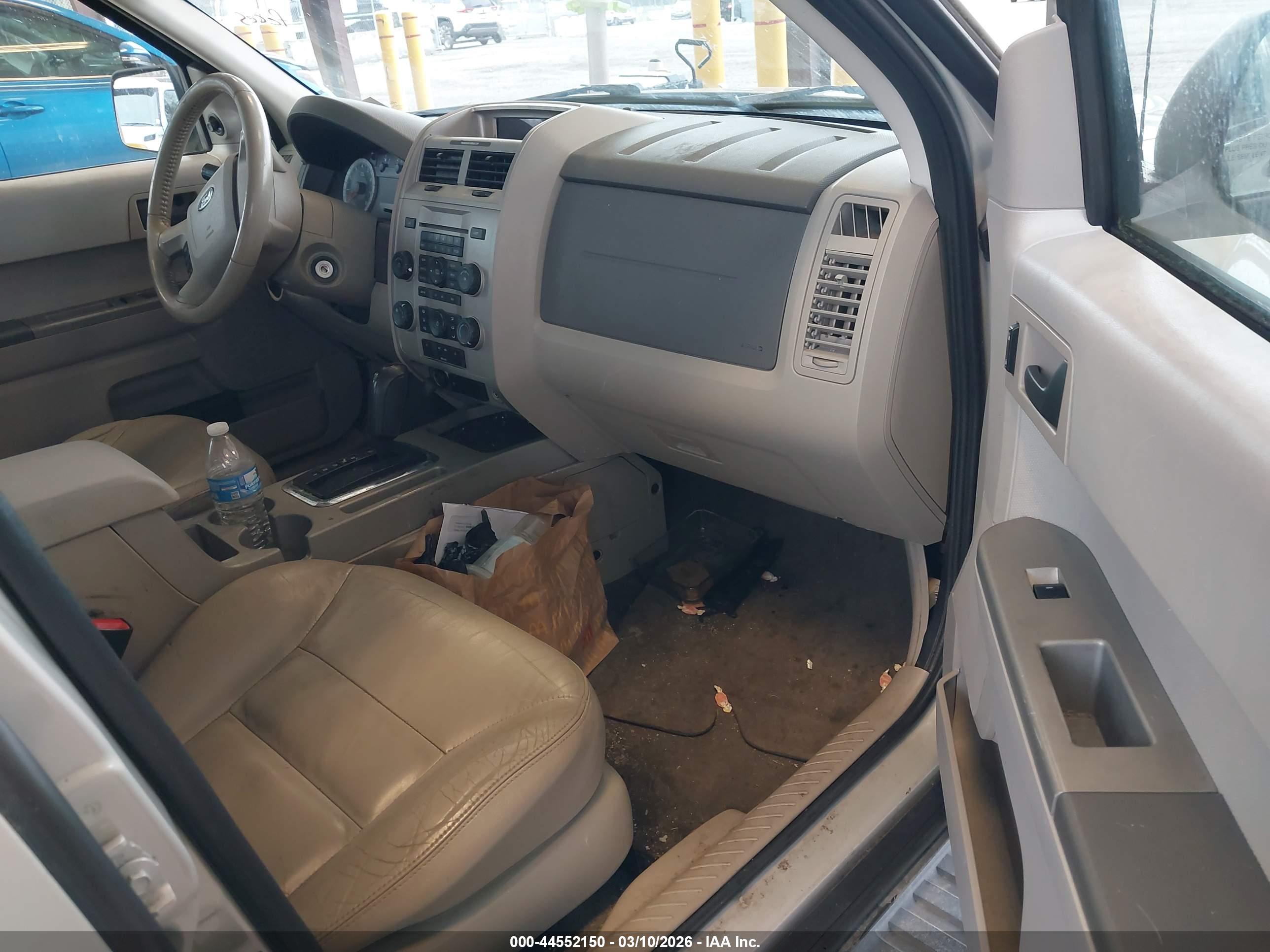 FORD ESCAPE image 5