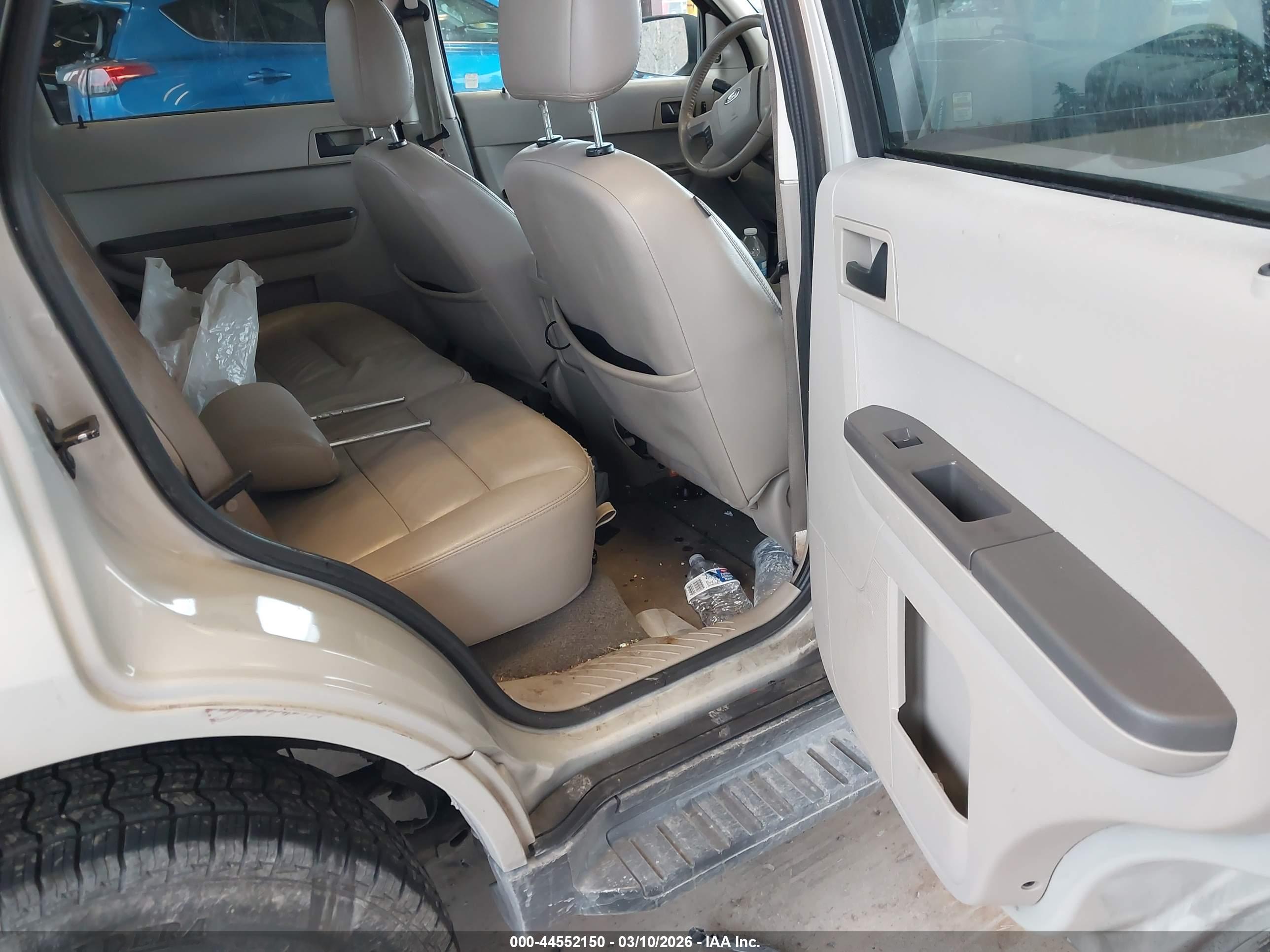 FORD ESCAPE image 8
