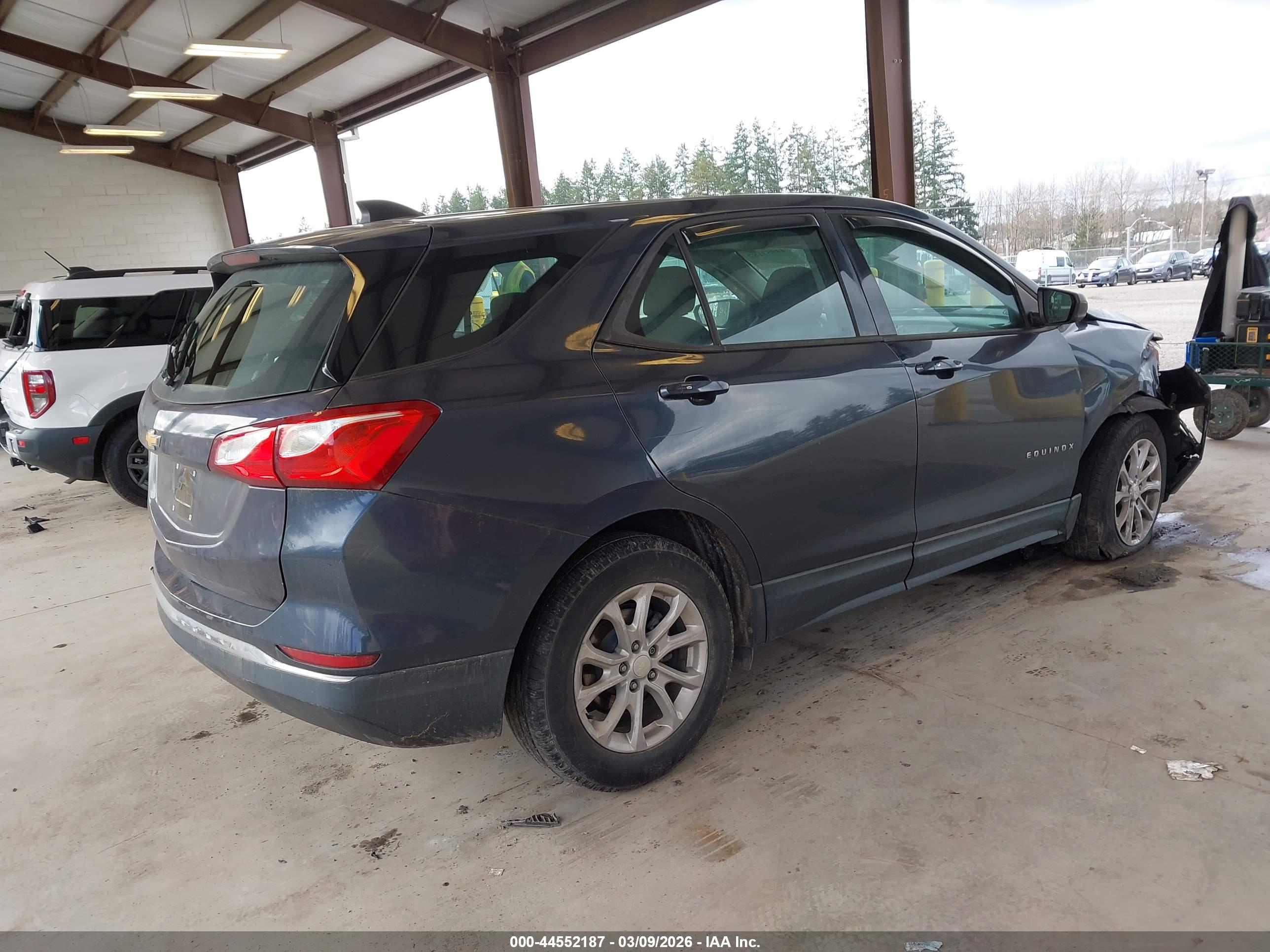 CHEVROLET EQUINOX image 4