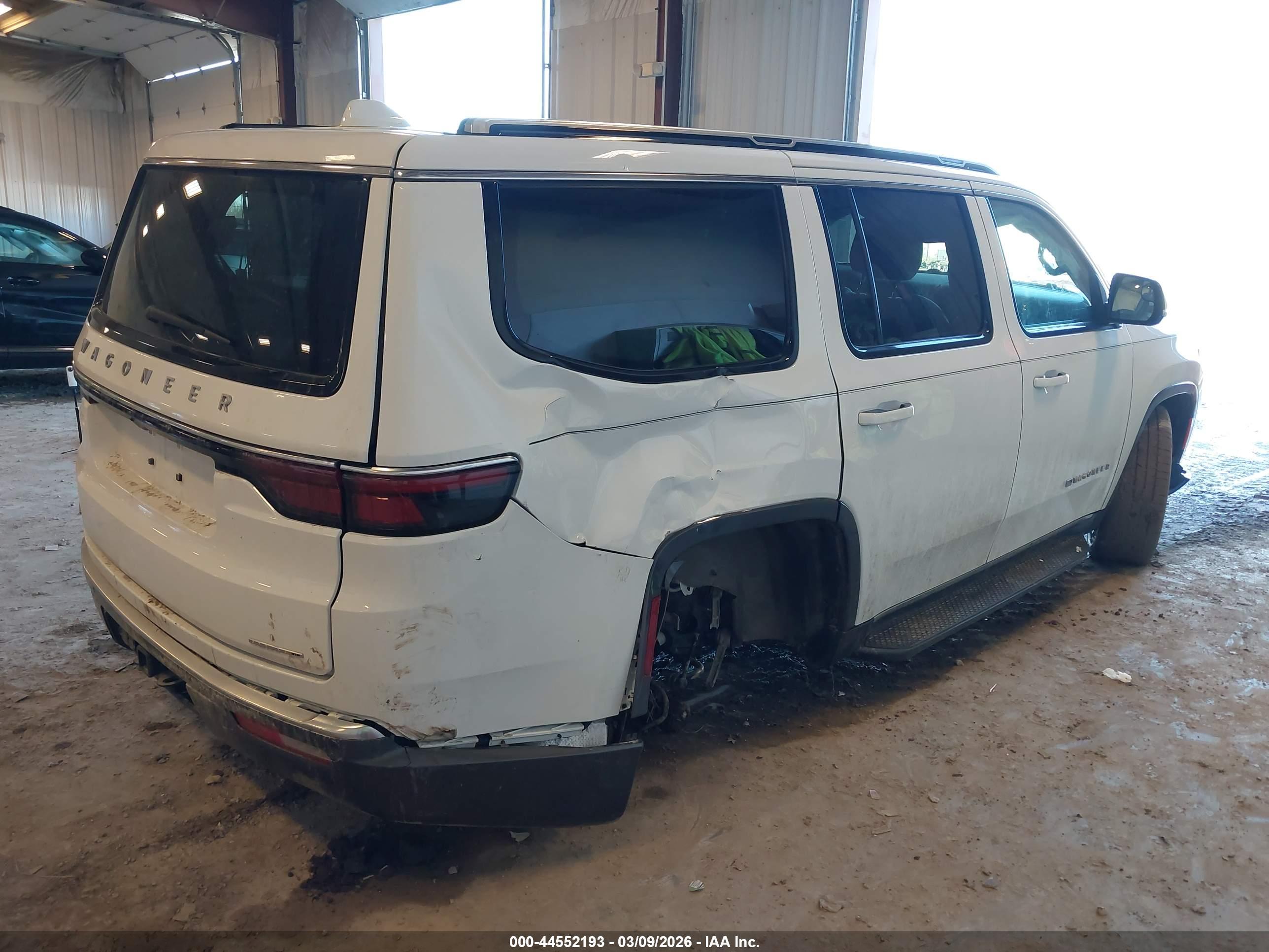 JEEP WAGONEER image 4