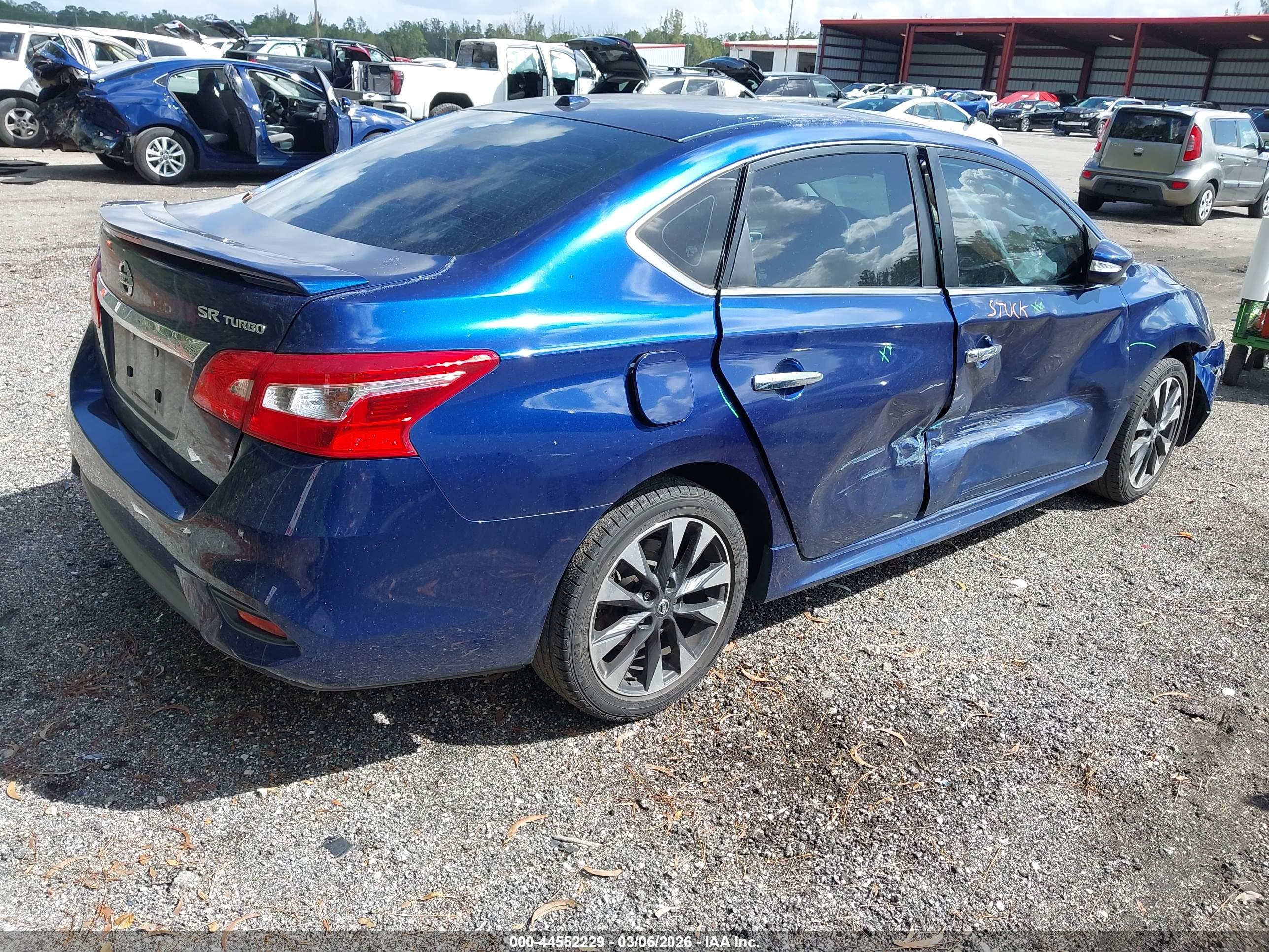 NISSAN SENTRA image 4