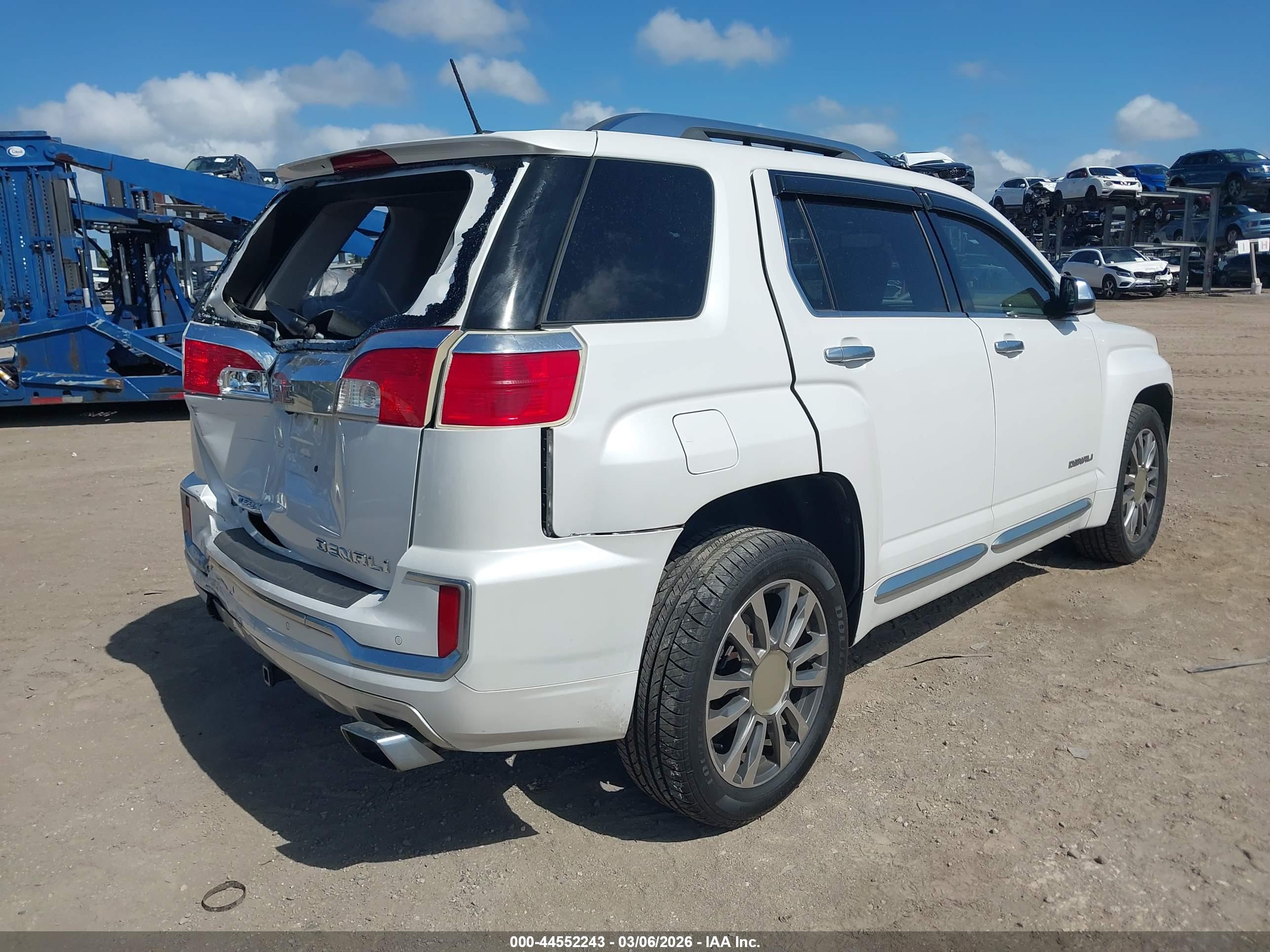 GMC TERRAIN image 4