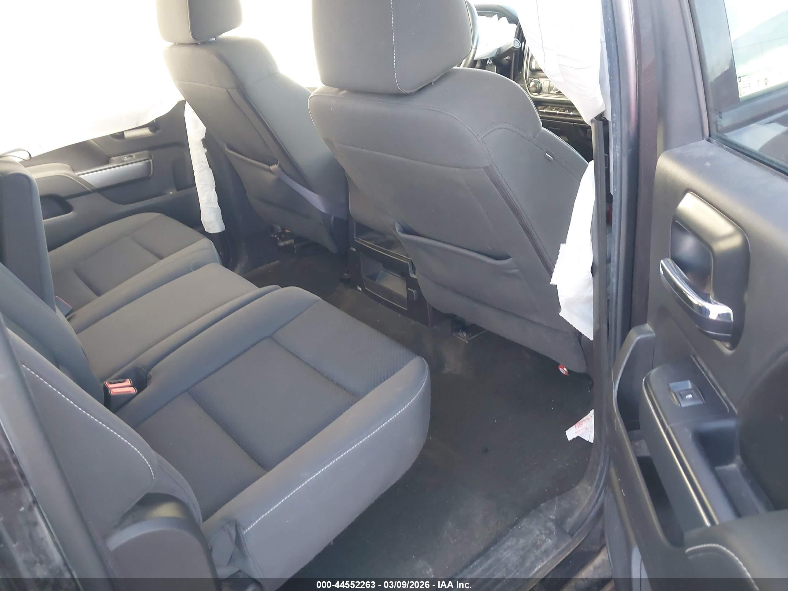 CHEVROLET SILVERADO image 8