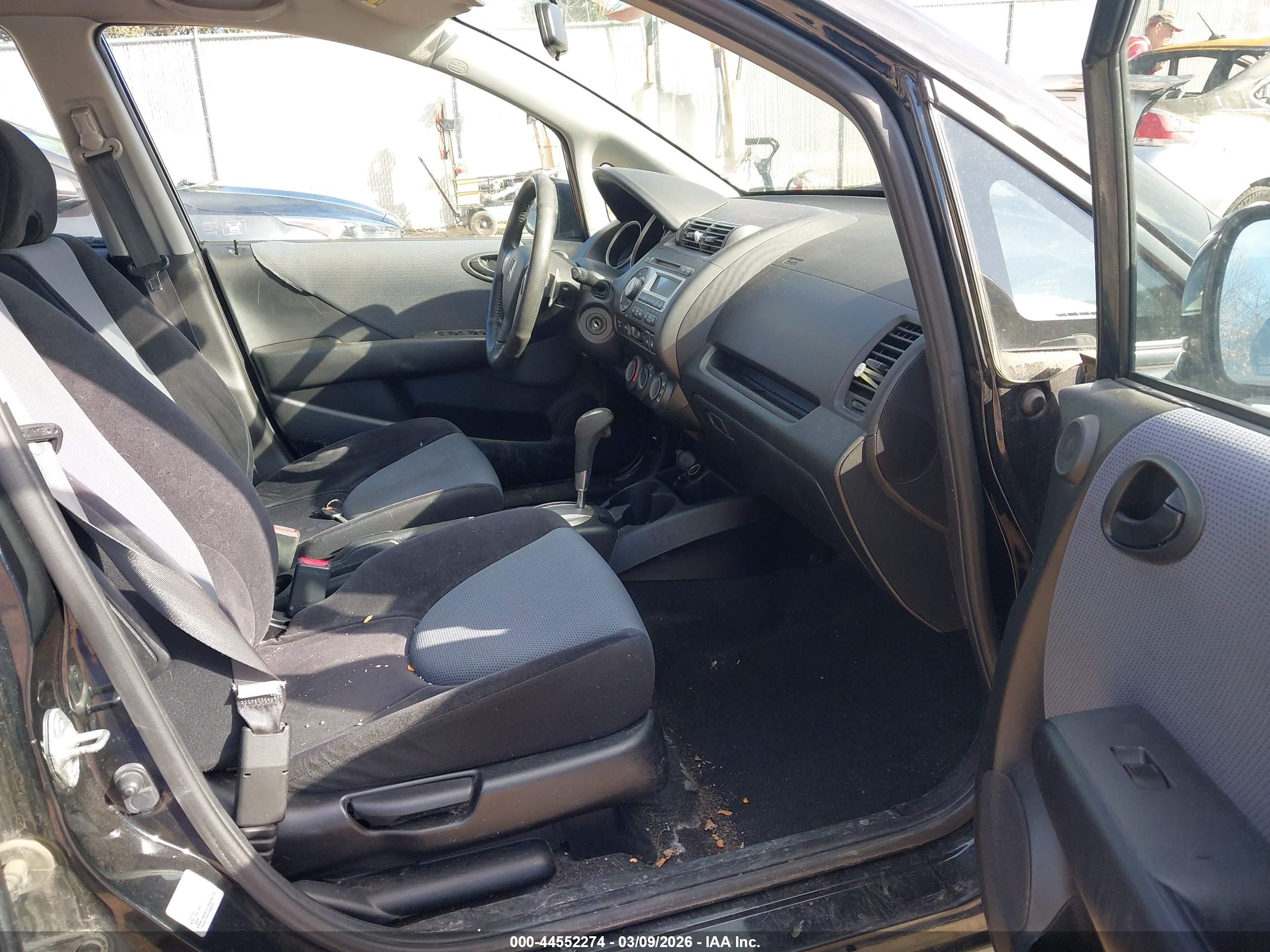 HONDA FIT image 5