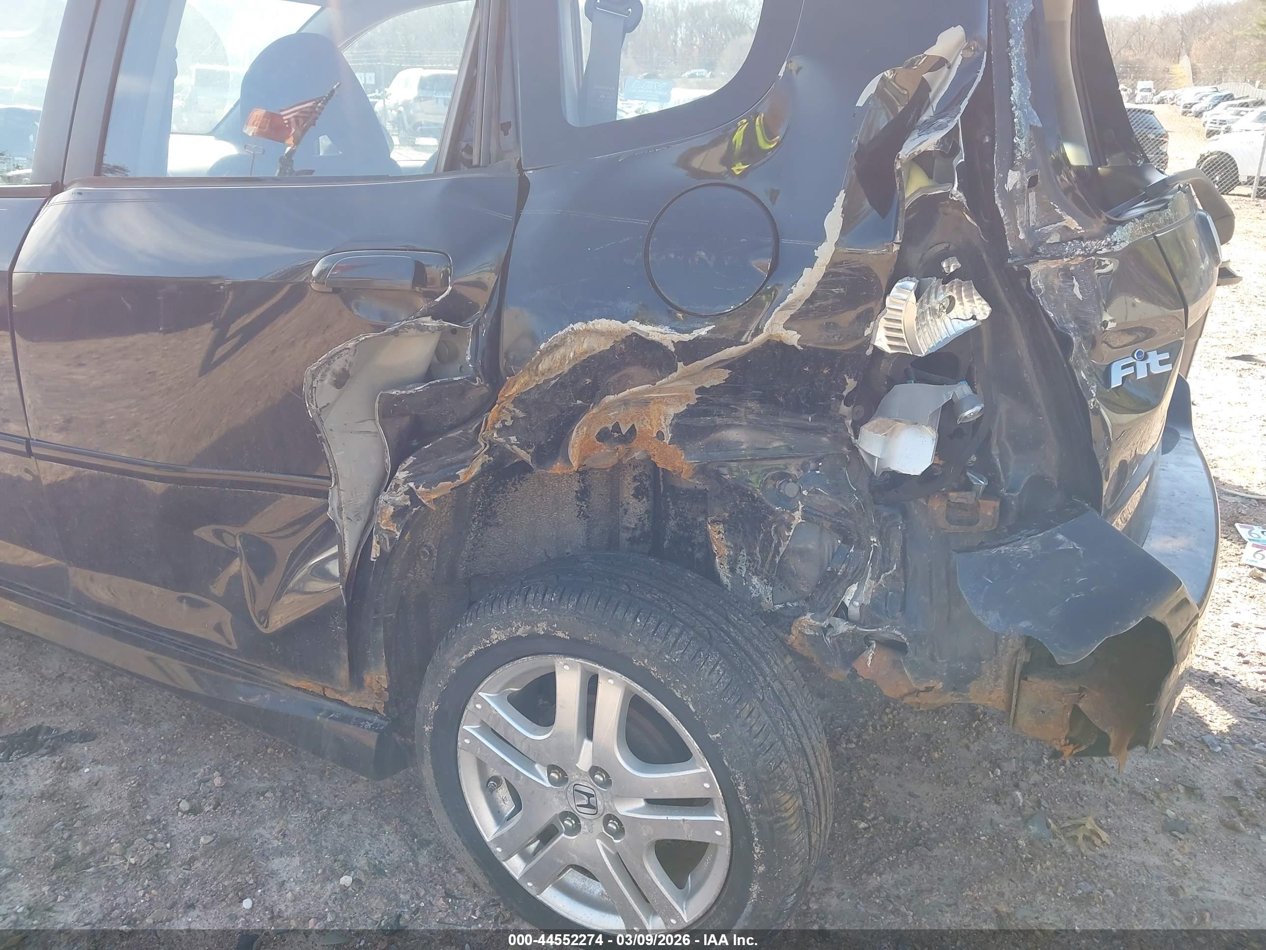 HONDA FIT image 6