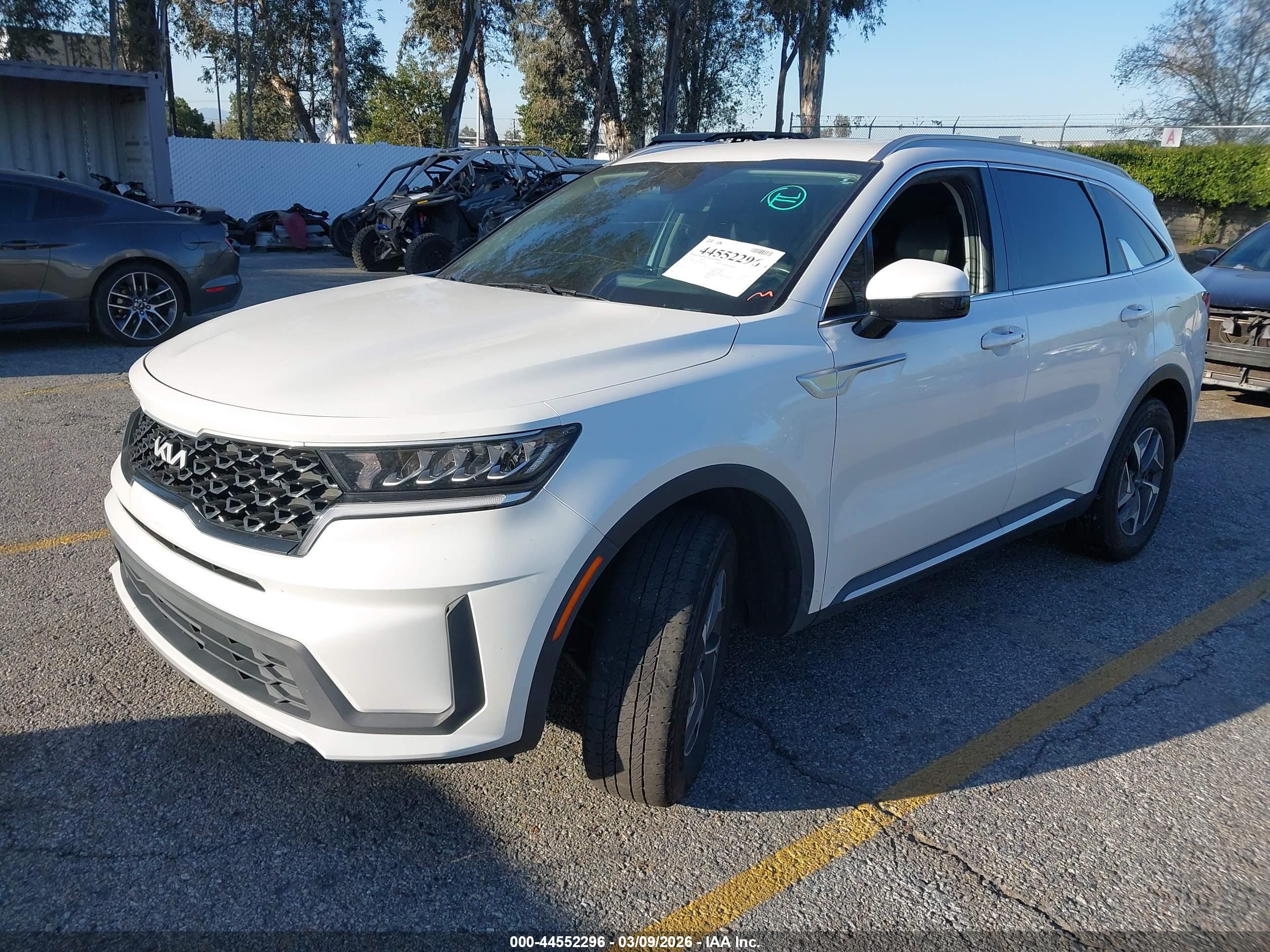 KIA SORENTO image 2