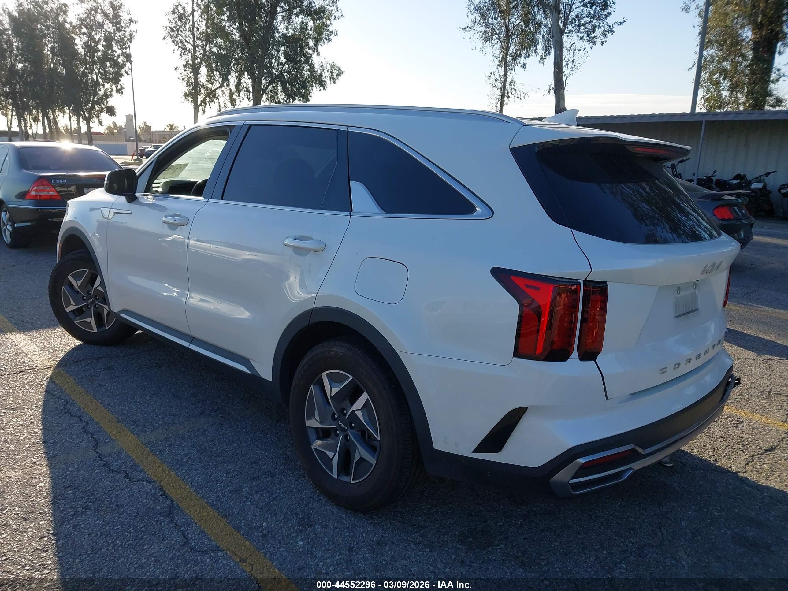 KIA SORENTO image 3