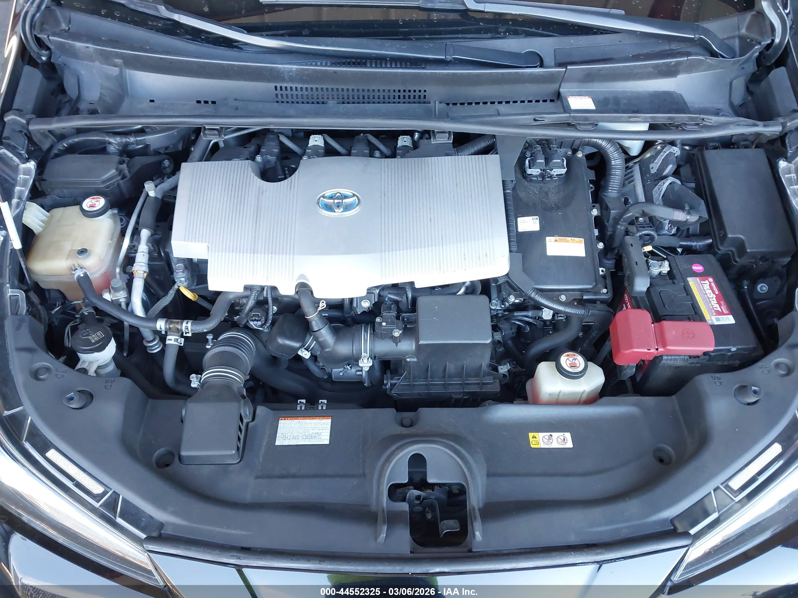 TOYOTA PRIUS image 10