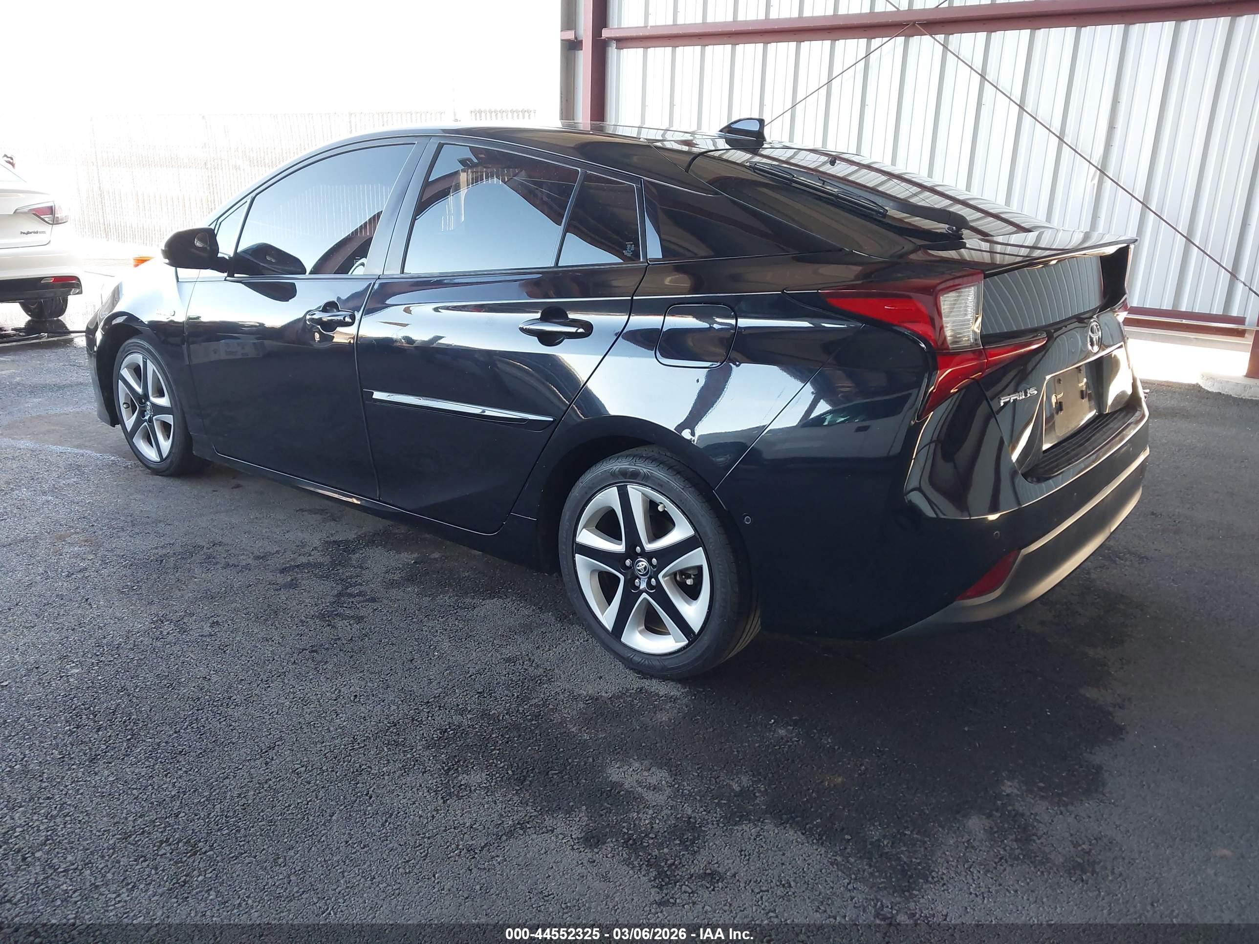 TOYOTA PRIUS image 3