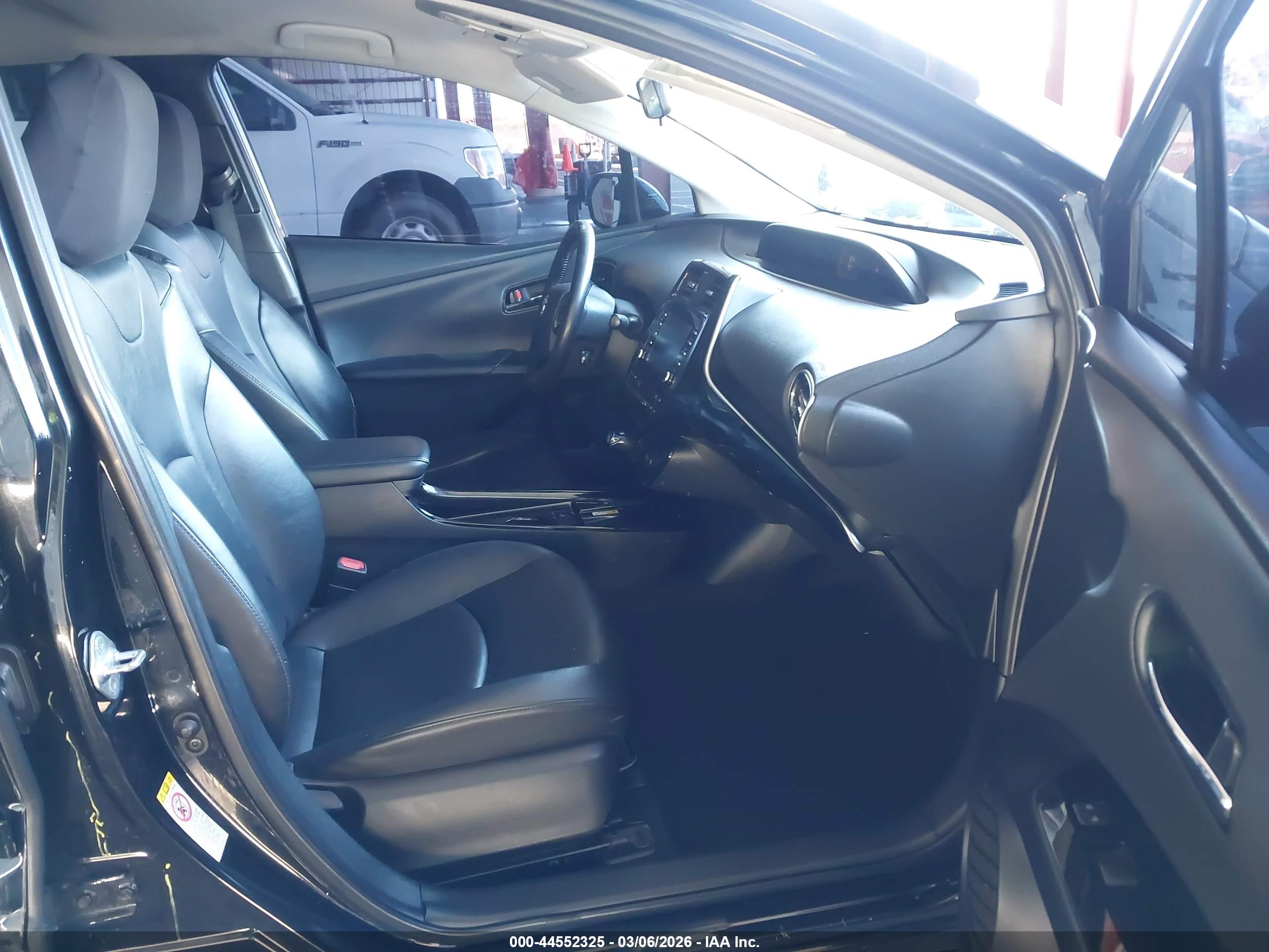 TOYOTA PRIUS image 5