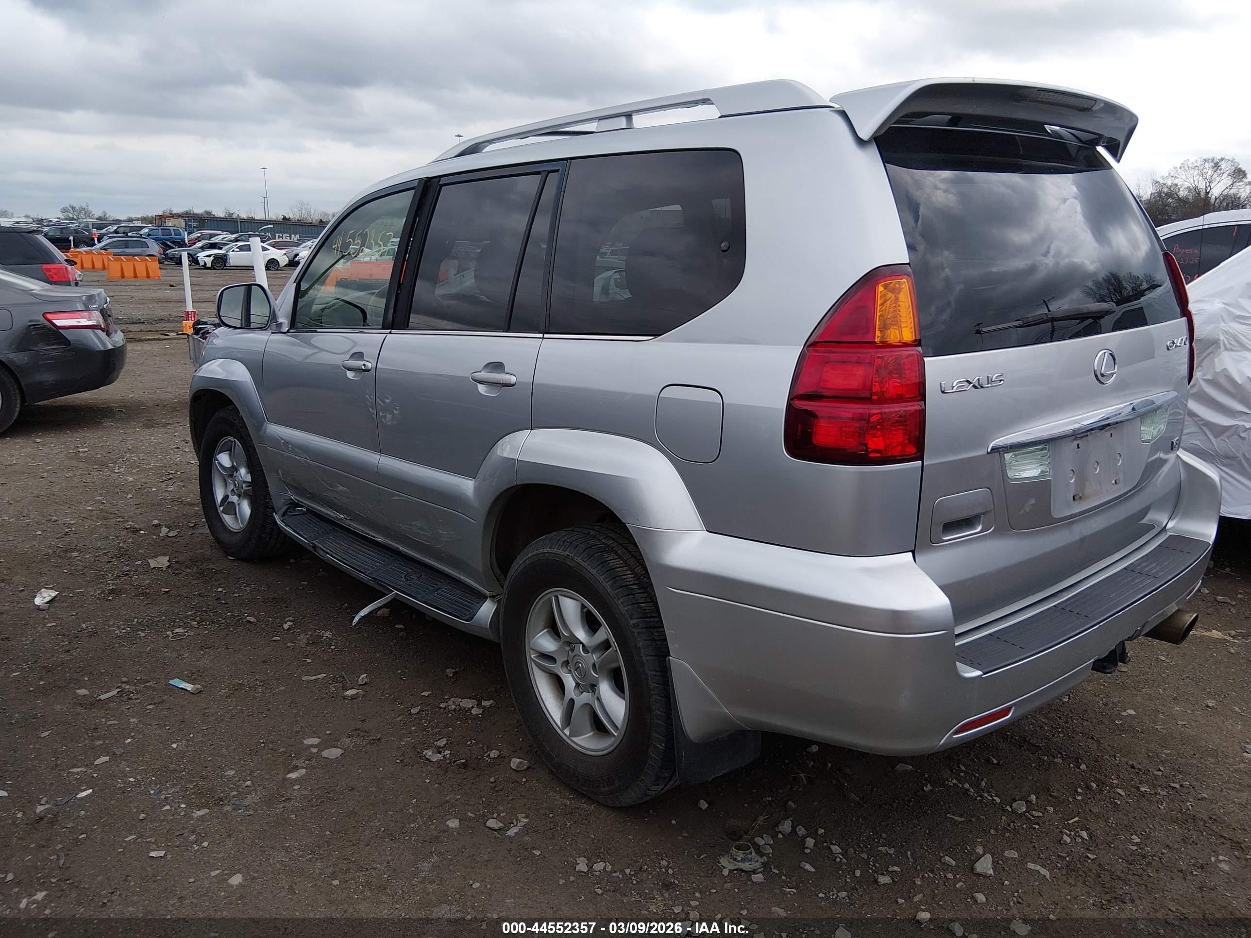 LEXUS GX image 3