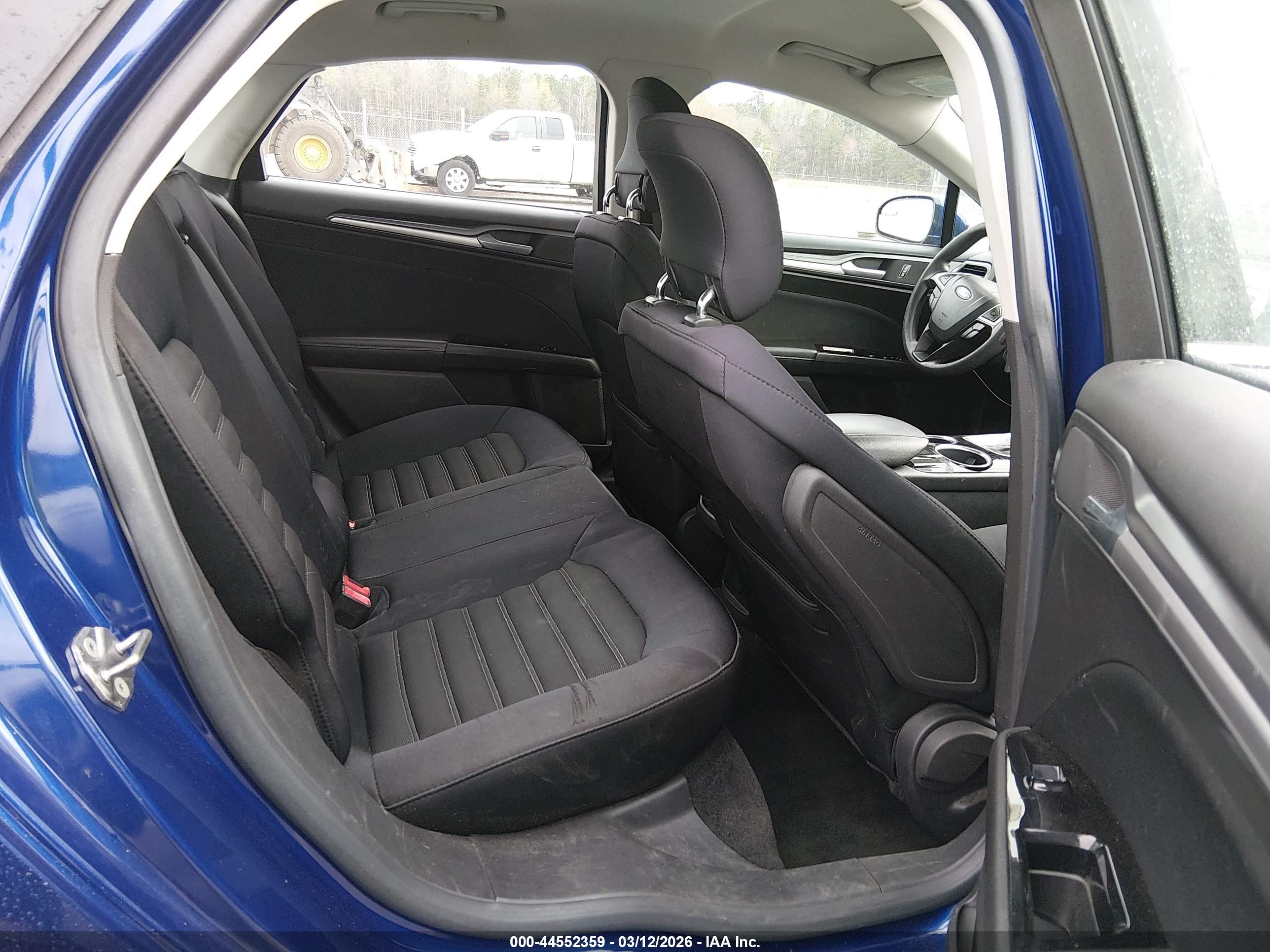 FORD FUSION image 8
