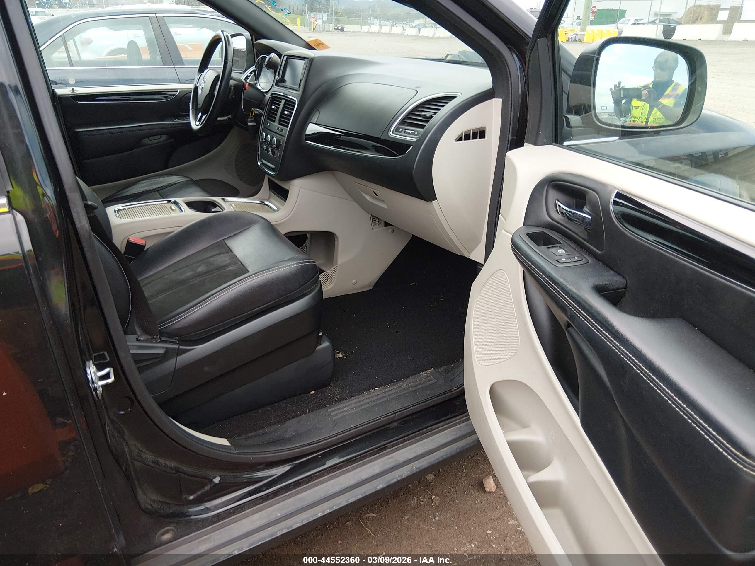 DODGE GRAND image 5