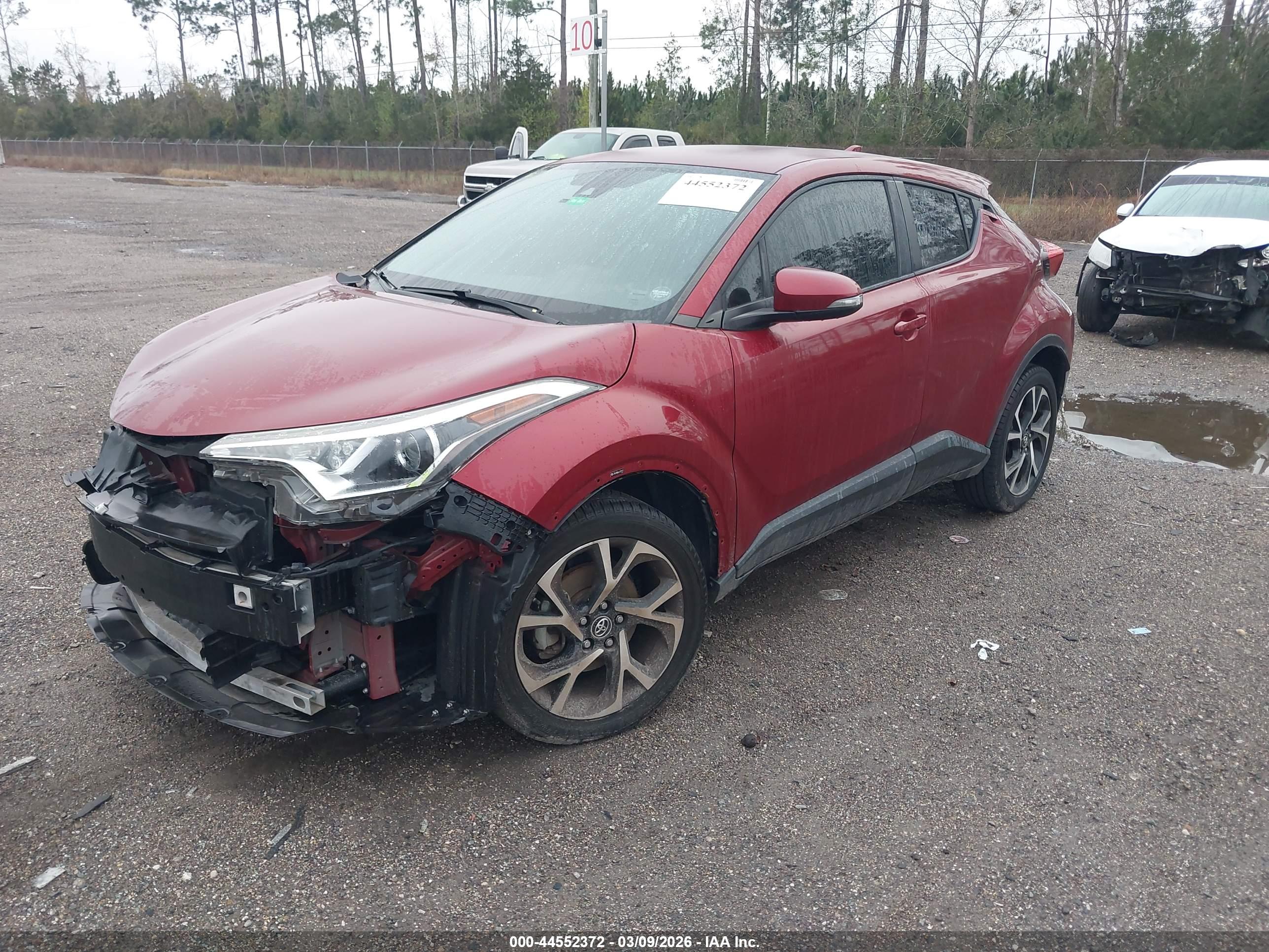 TOYOTA C-HR image 2
