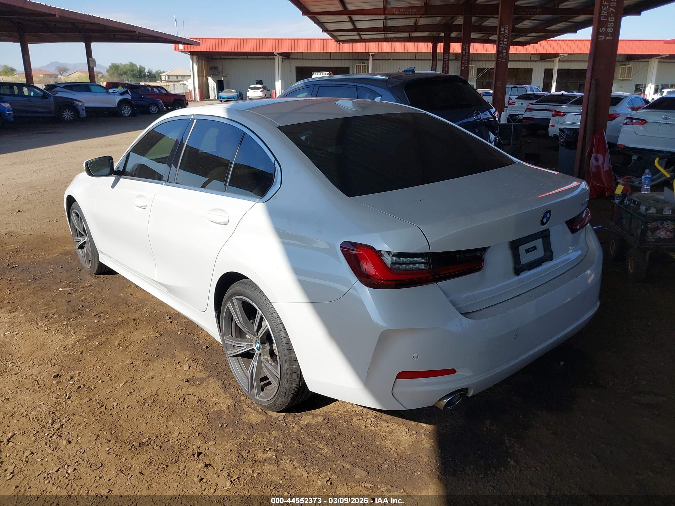 BMW 330I image 3