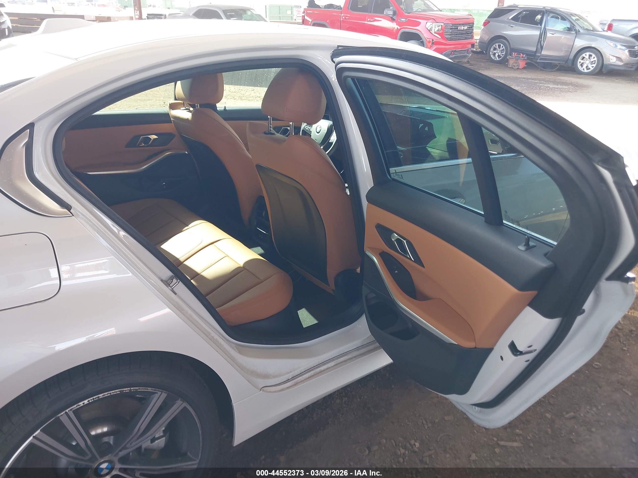 BMW 330I image 8