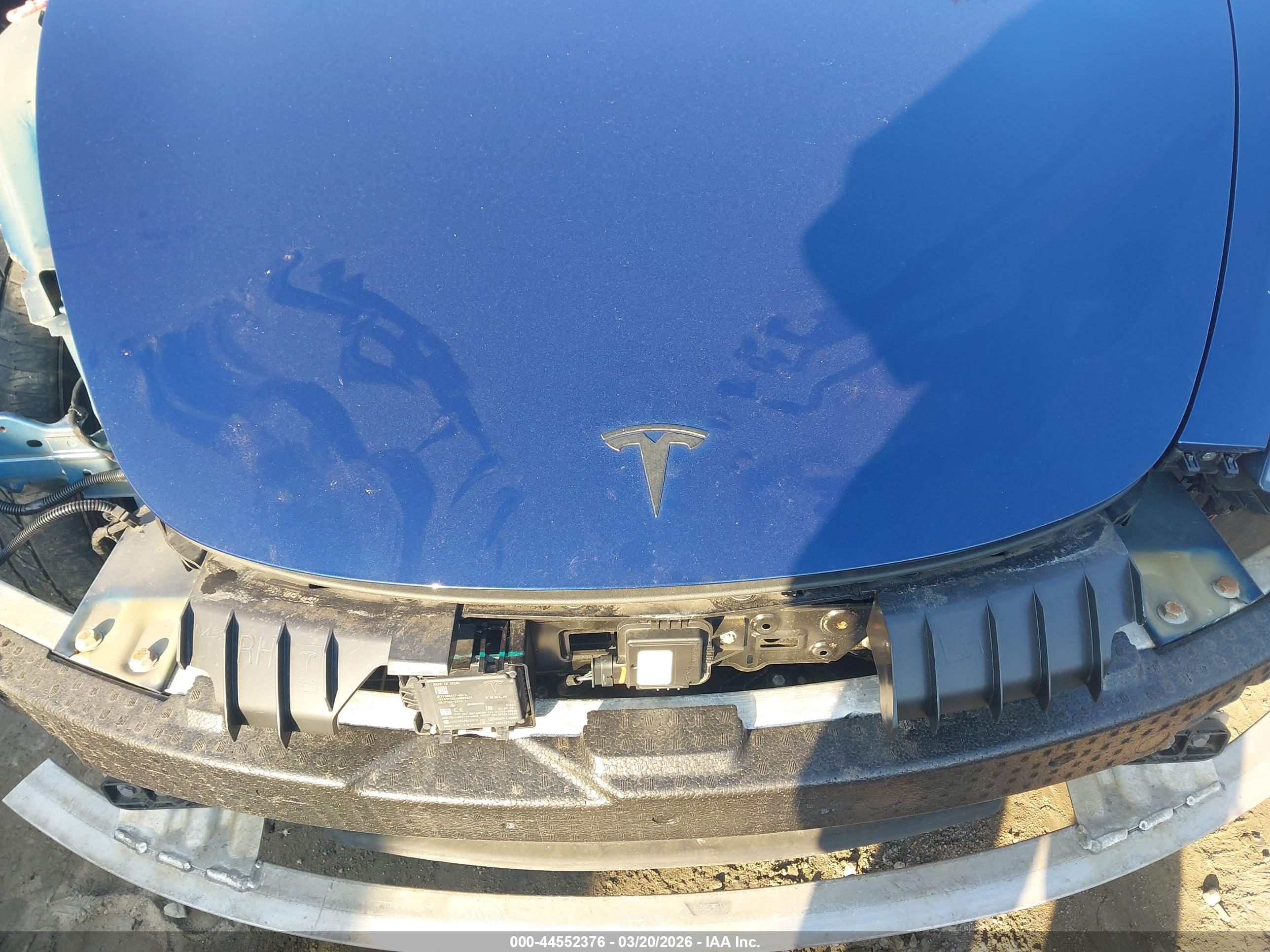 TESLA MODEL image 10