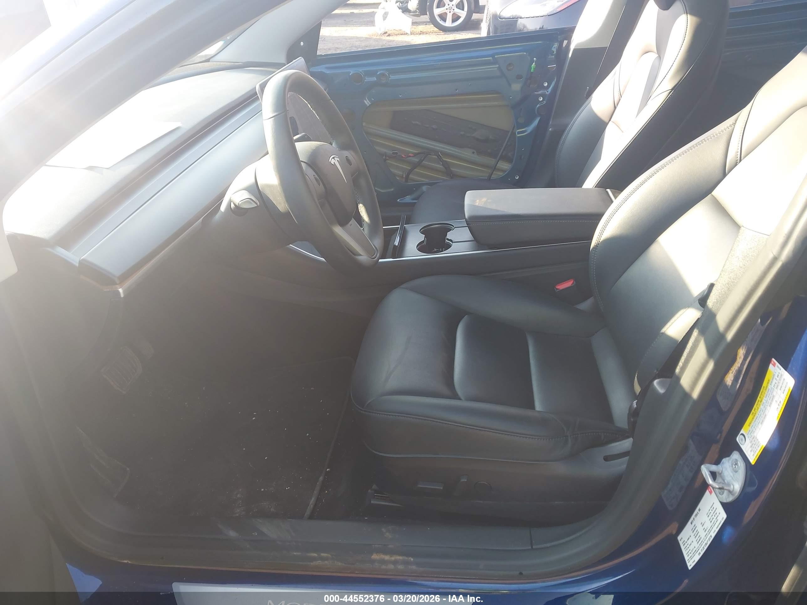 TESLA MODEL image 5