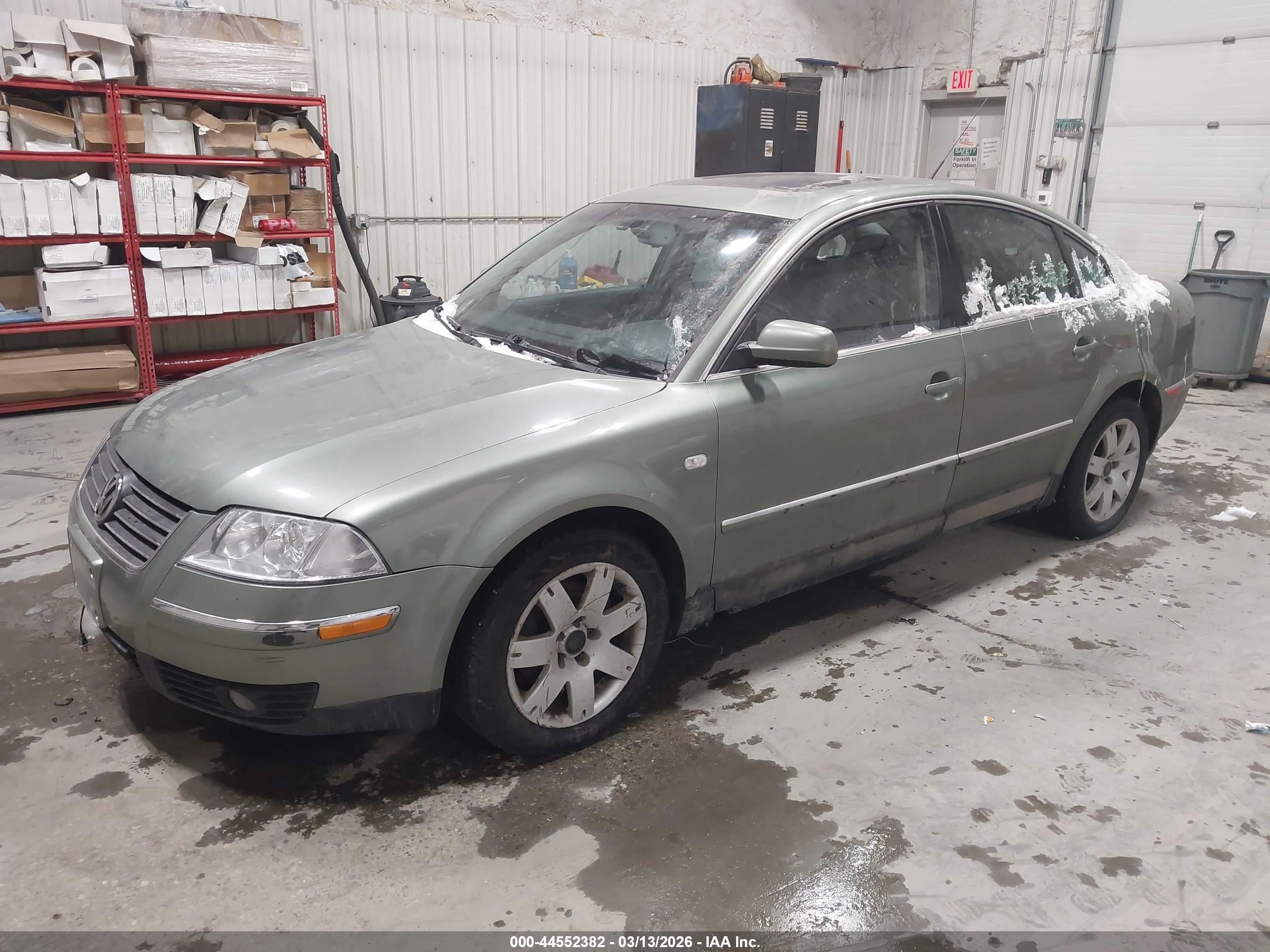 VOLKSWAGEN PASSAT image 2