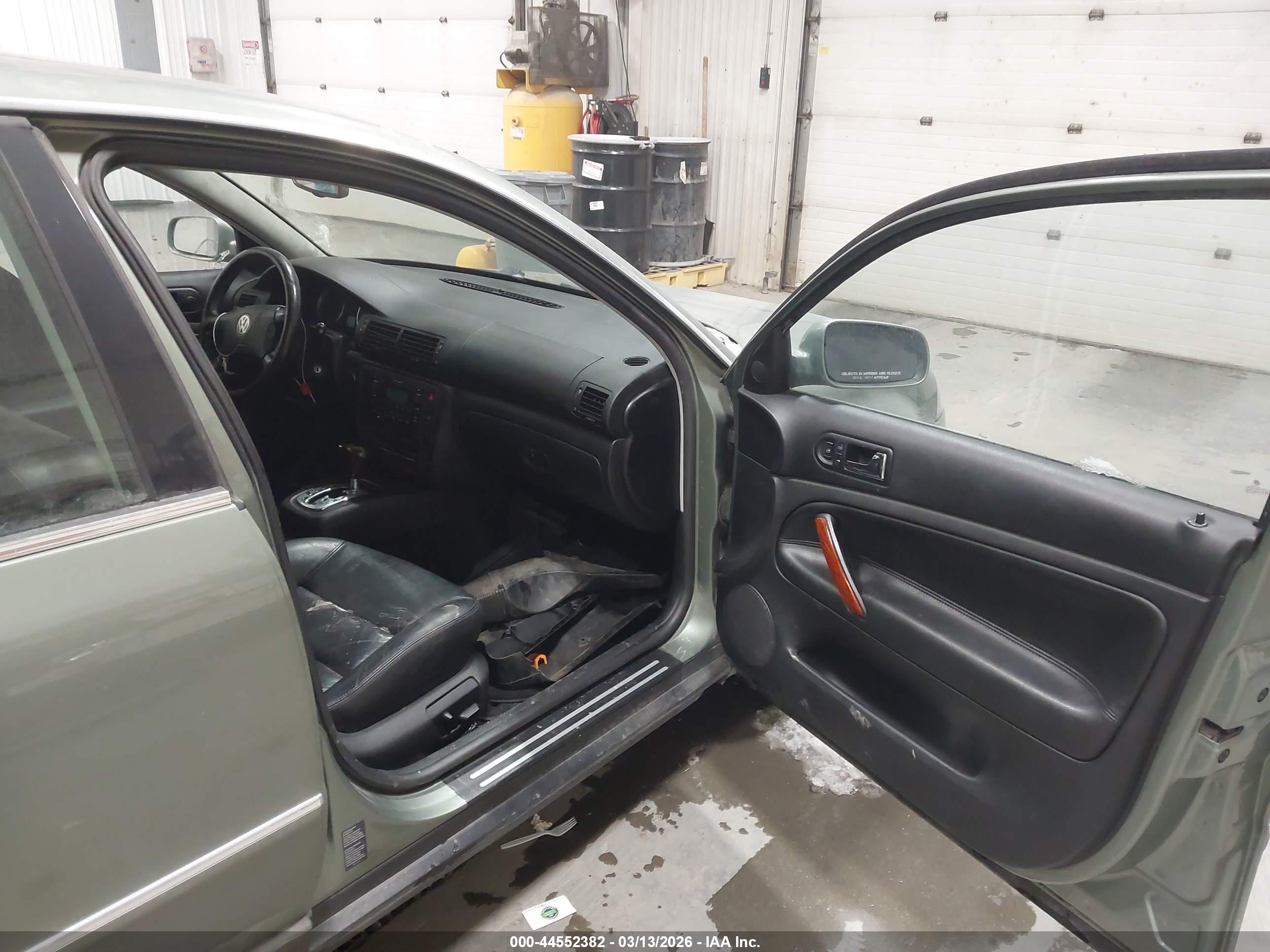 VOLKSWAGEN PASSAT image 5