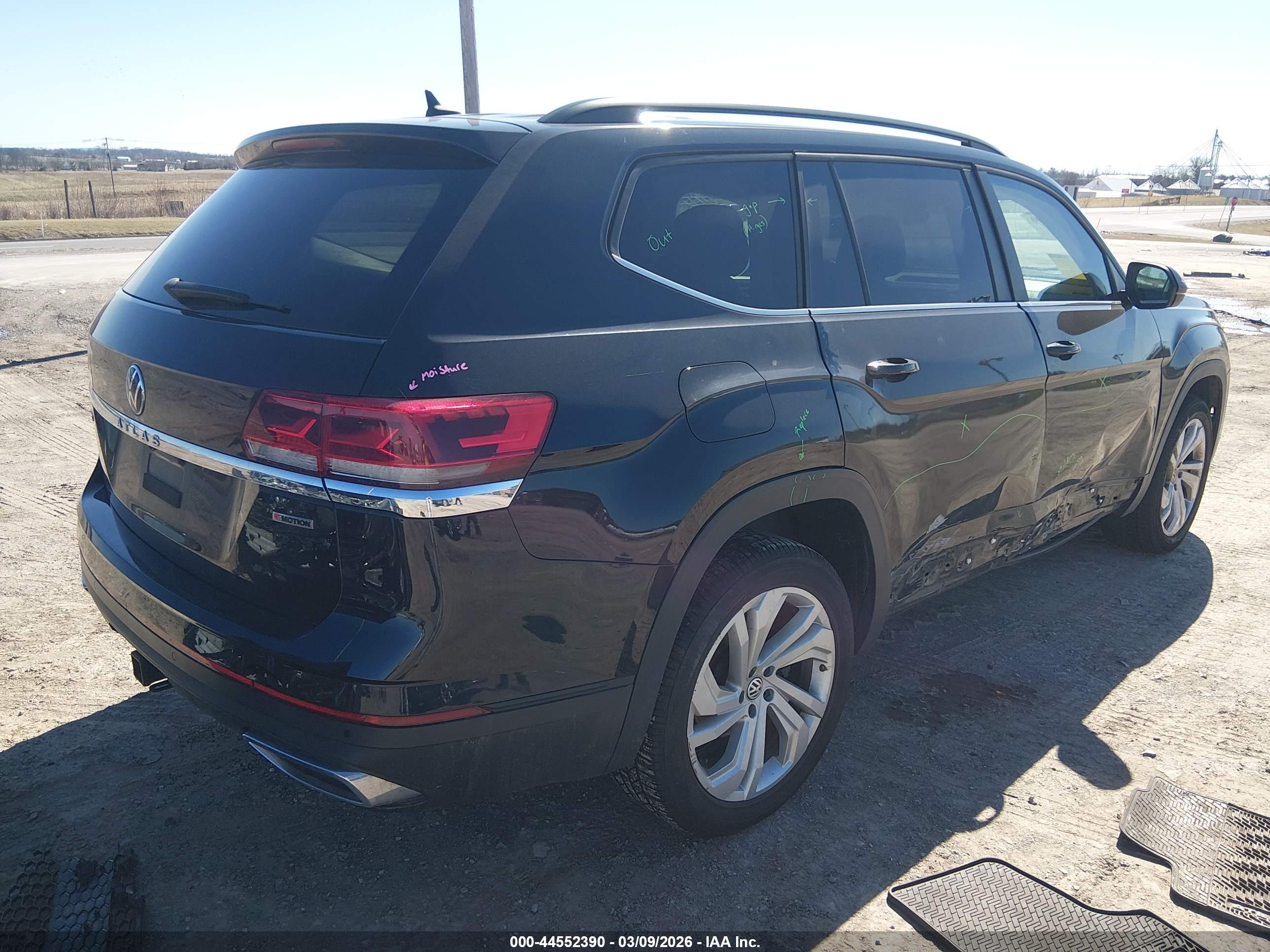 VOLKSWAGEN ATLAS image 4