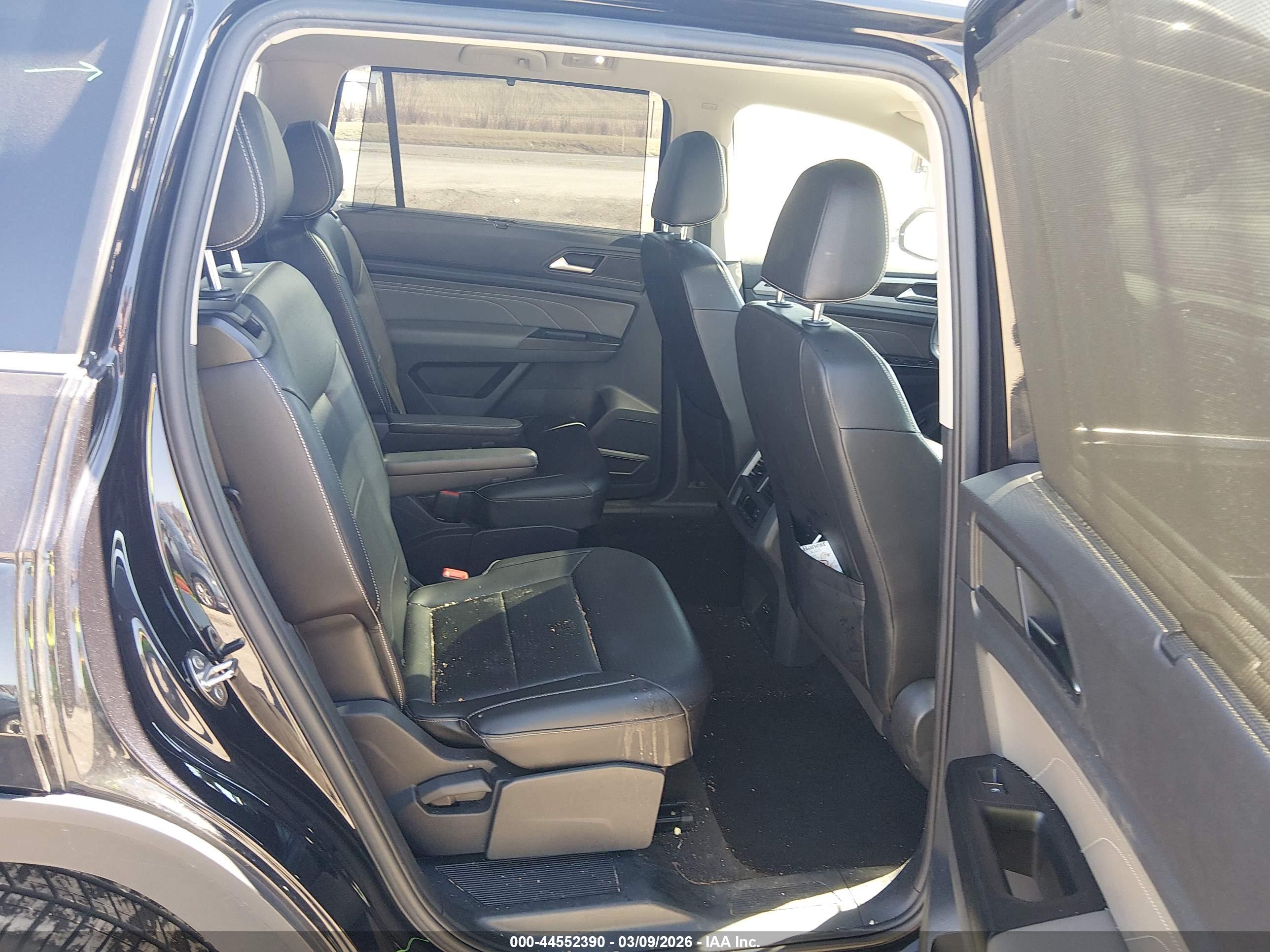 VOLKSWAGEN ATLAS image 8