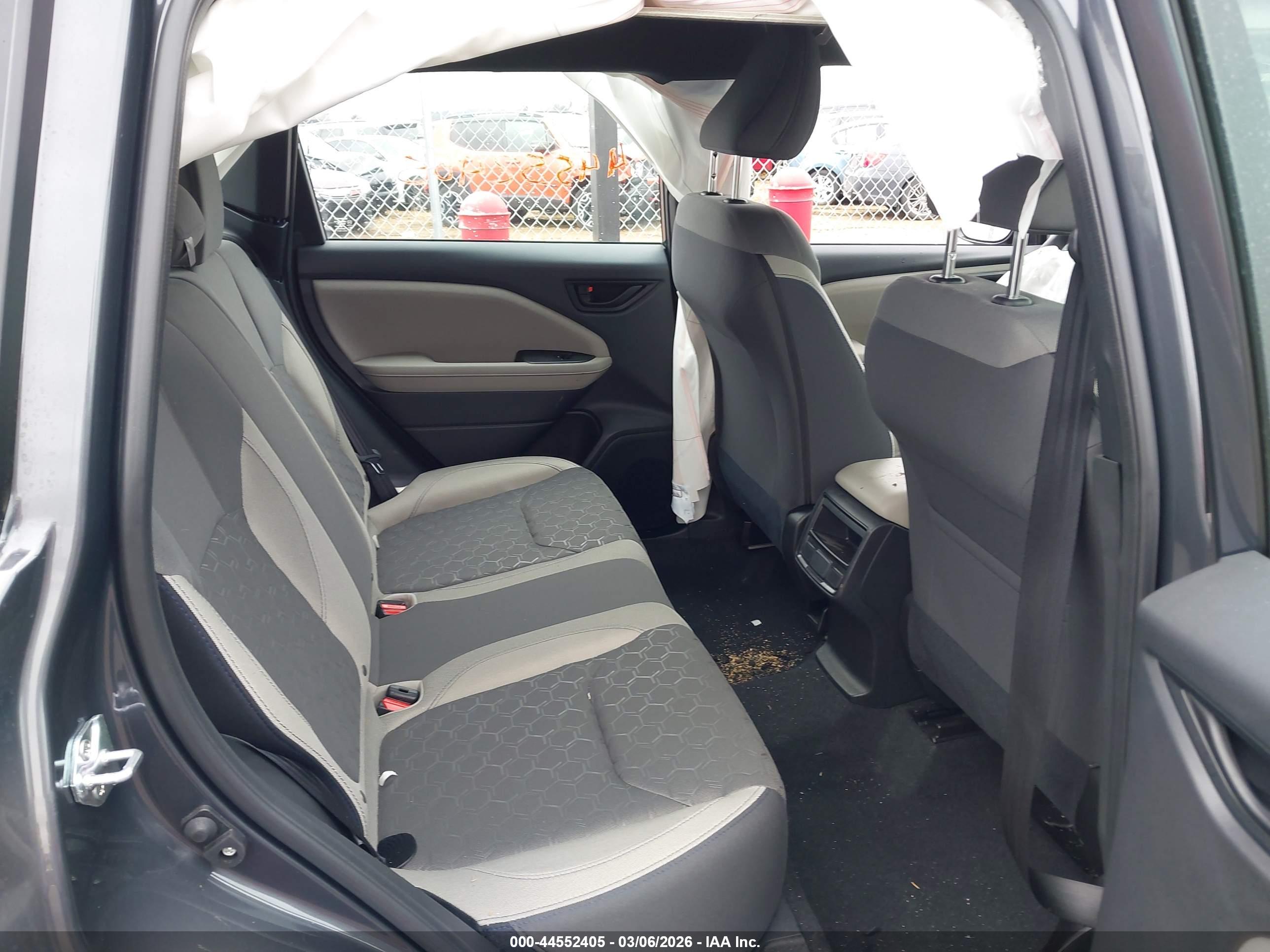 SUBARU FORESTER image 8