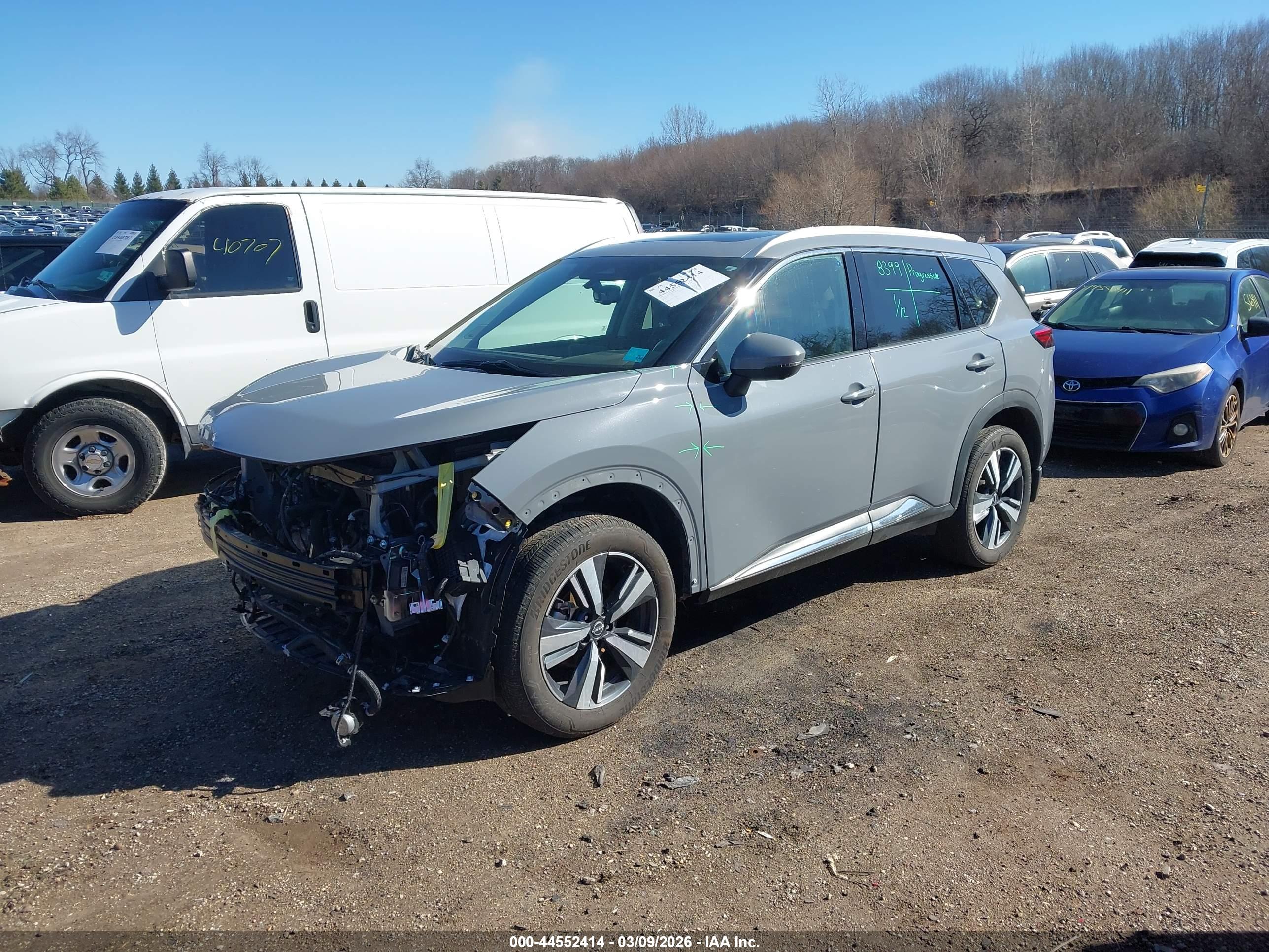 NISSAN ROGUE image 2