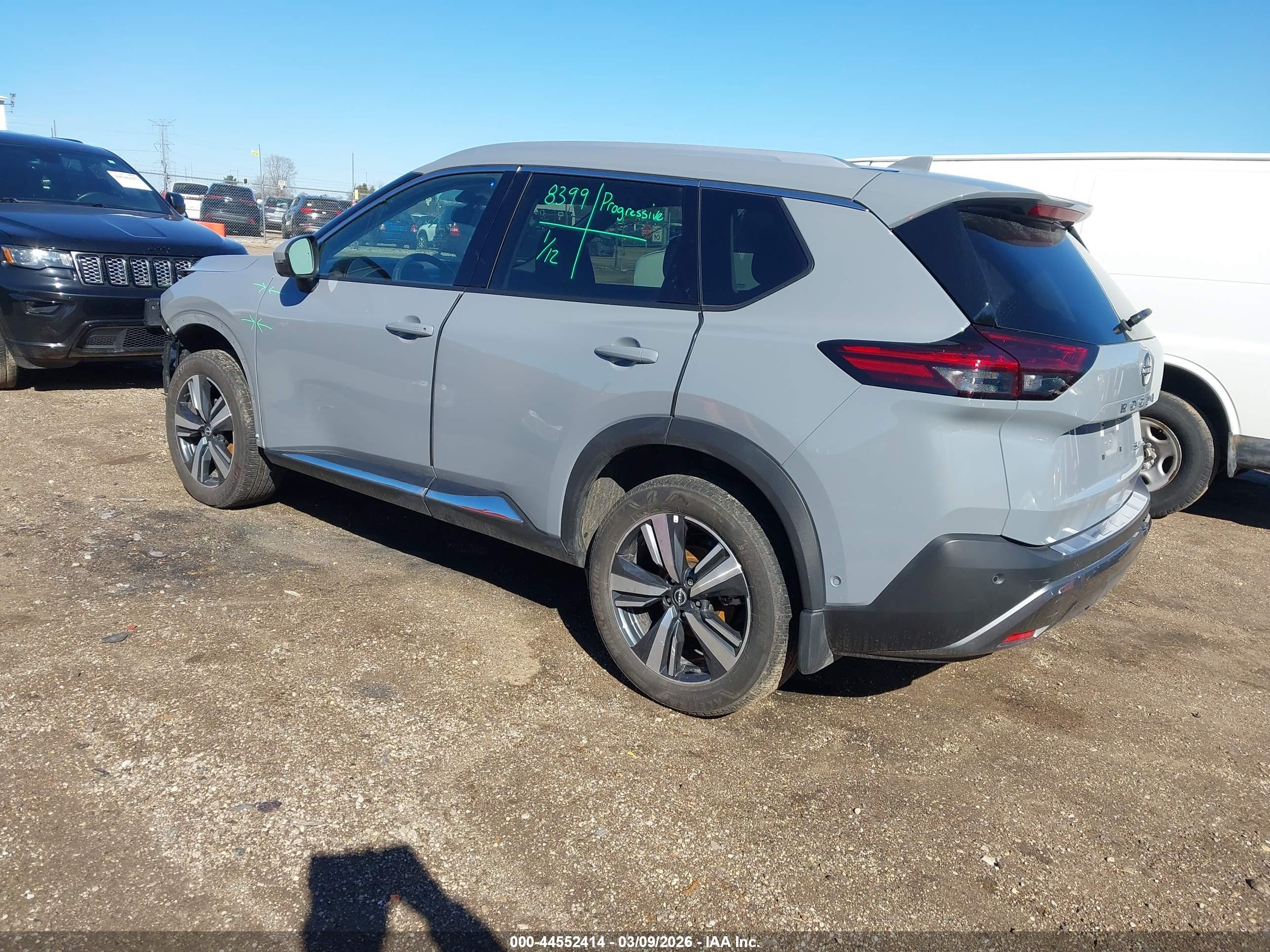 NISSAN ROGUE image 3