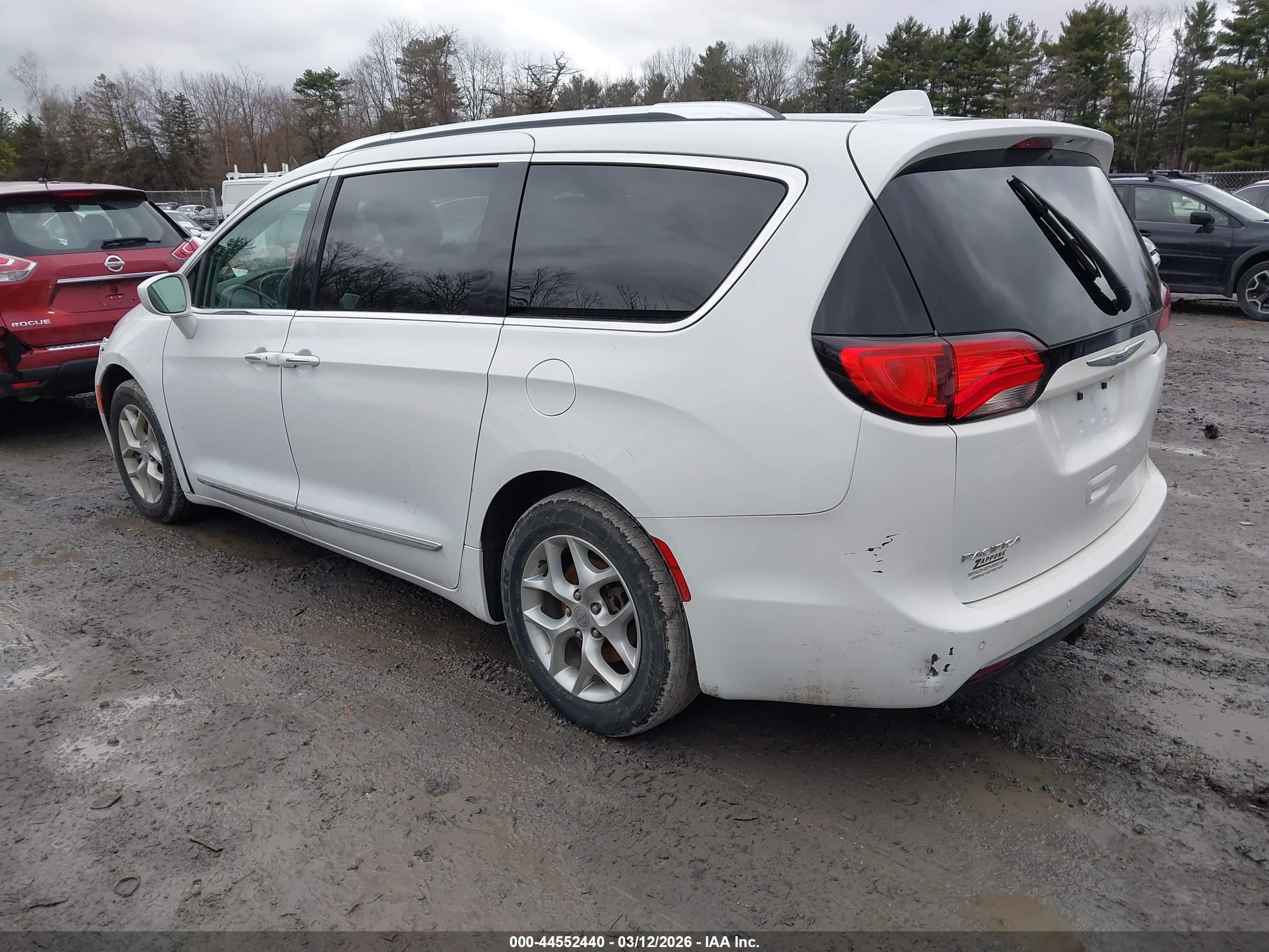 CHRYSLER PACIFICA image 3