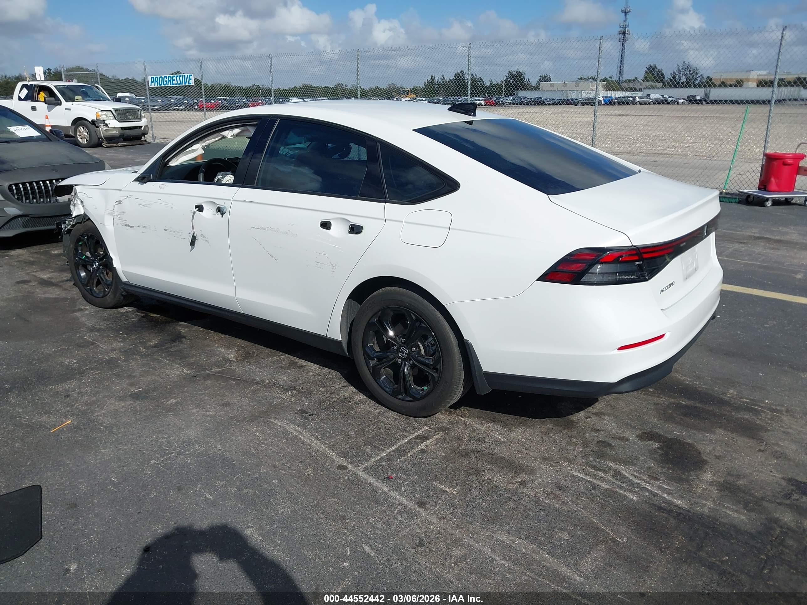 HONDA ACCORD image 3