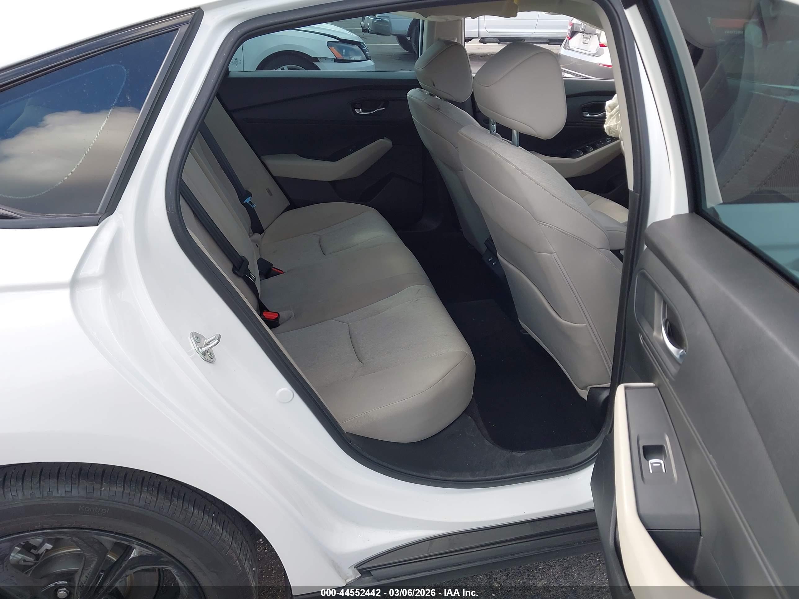 HONDA ACCORD image 8