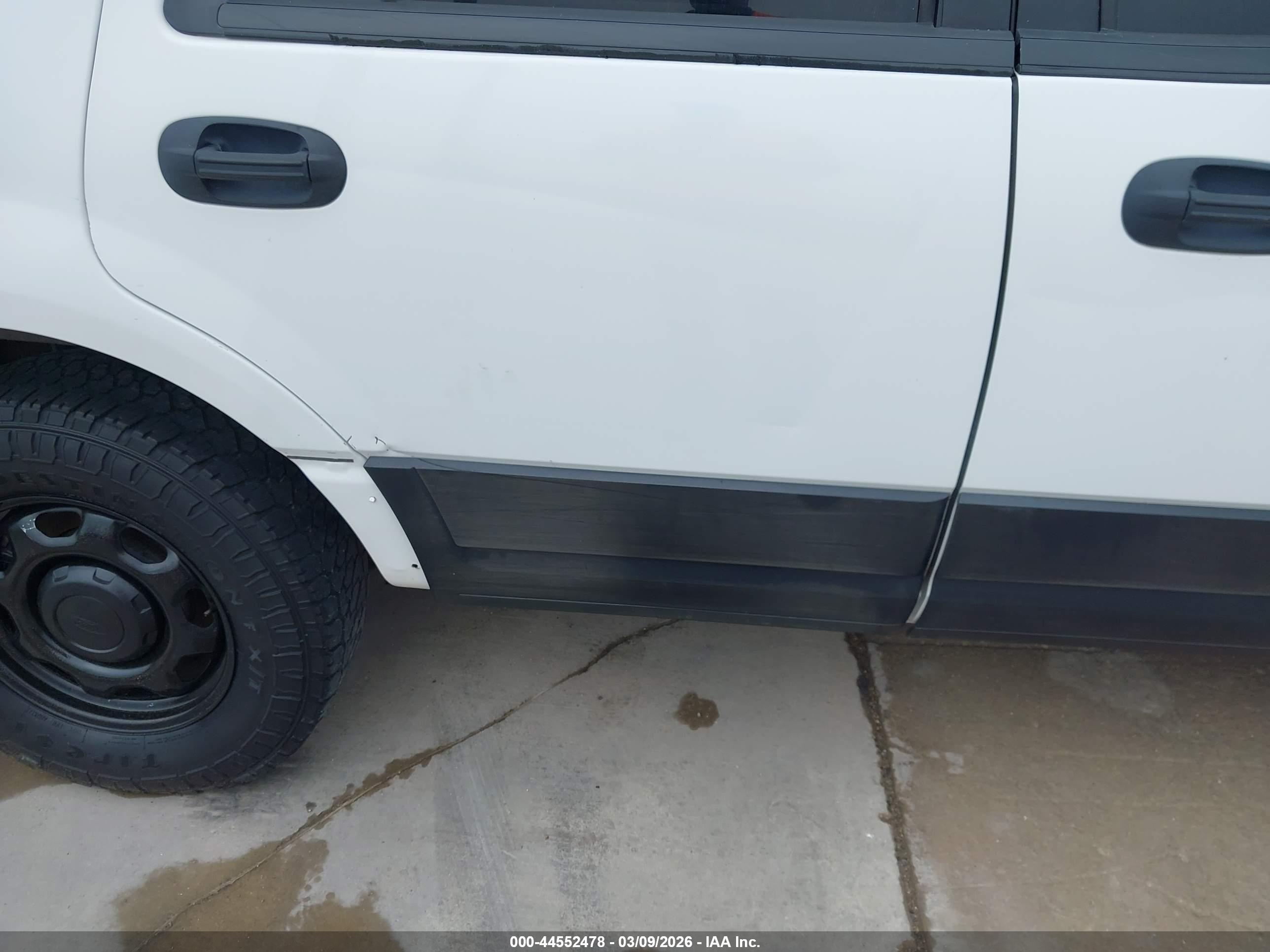 FORD EXPEDITION image 6