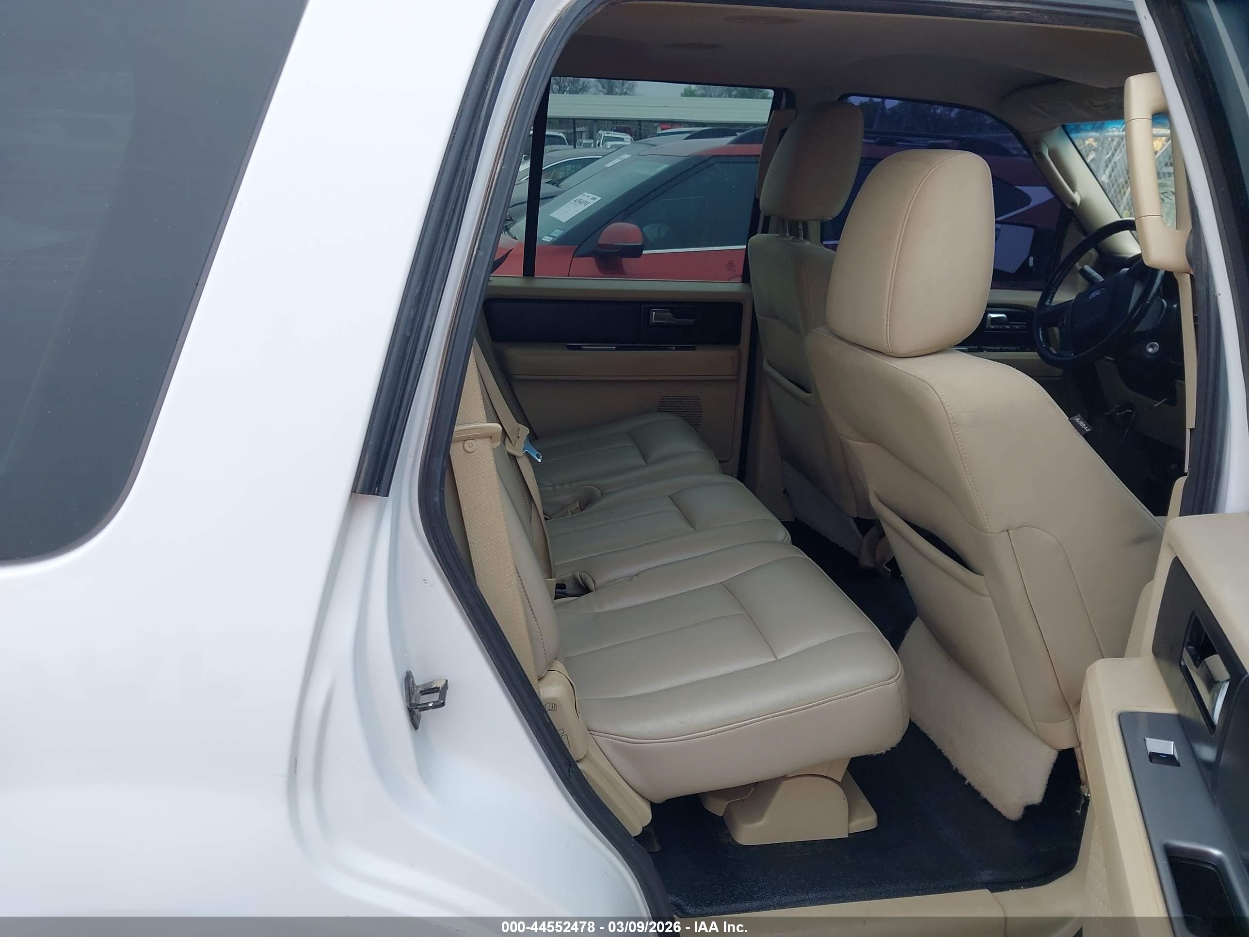 FORD EXPEDITION image 8