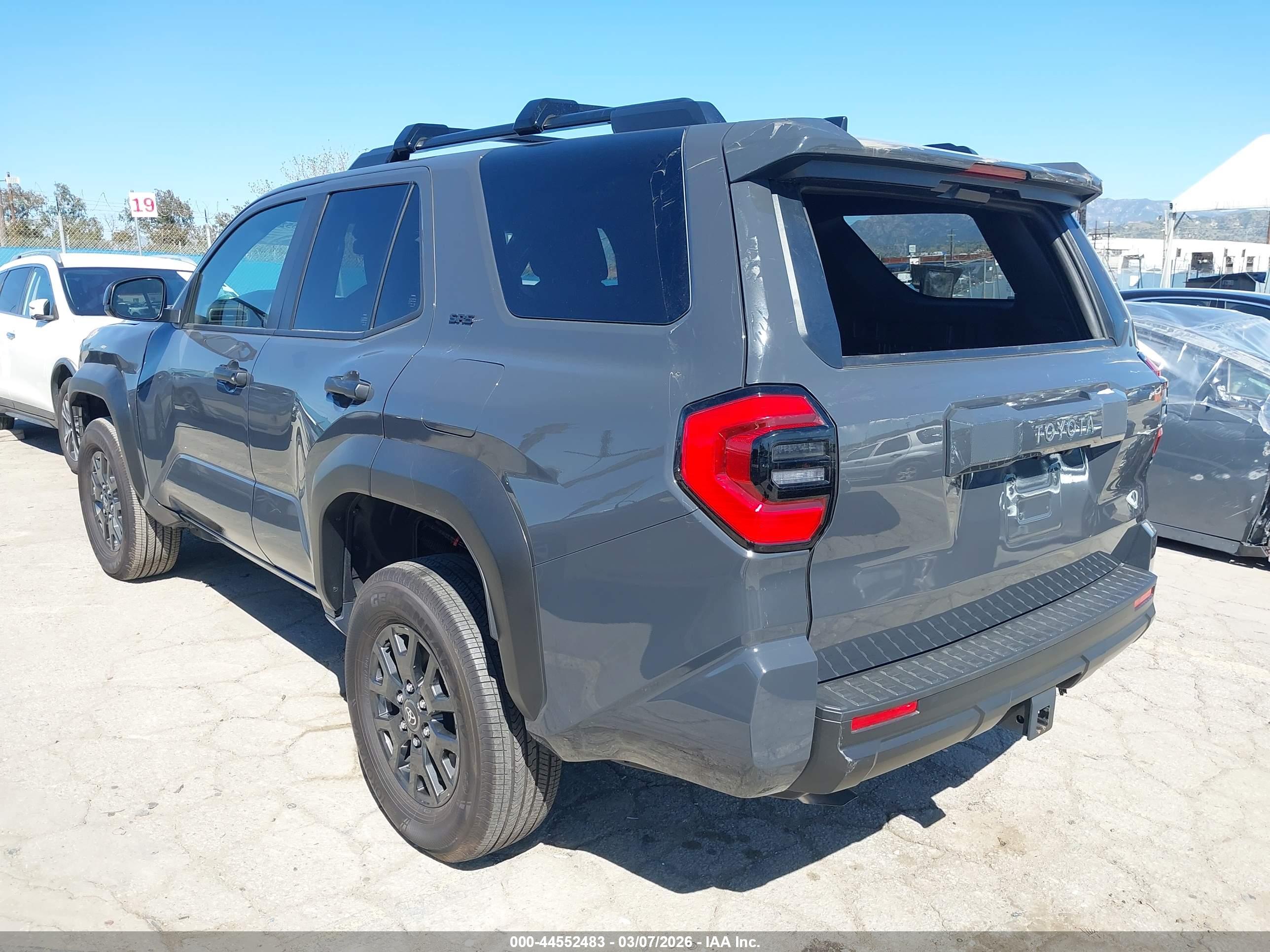 TOYOTA 4RUNNER image 3