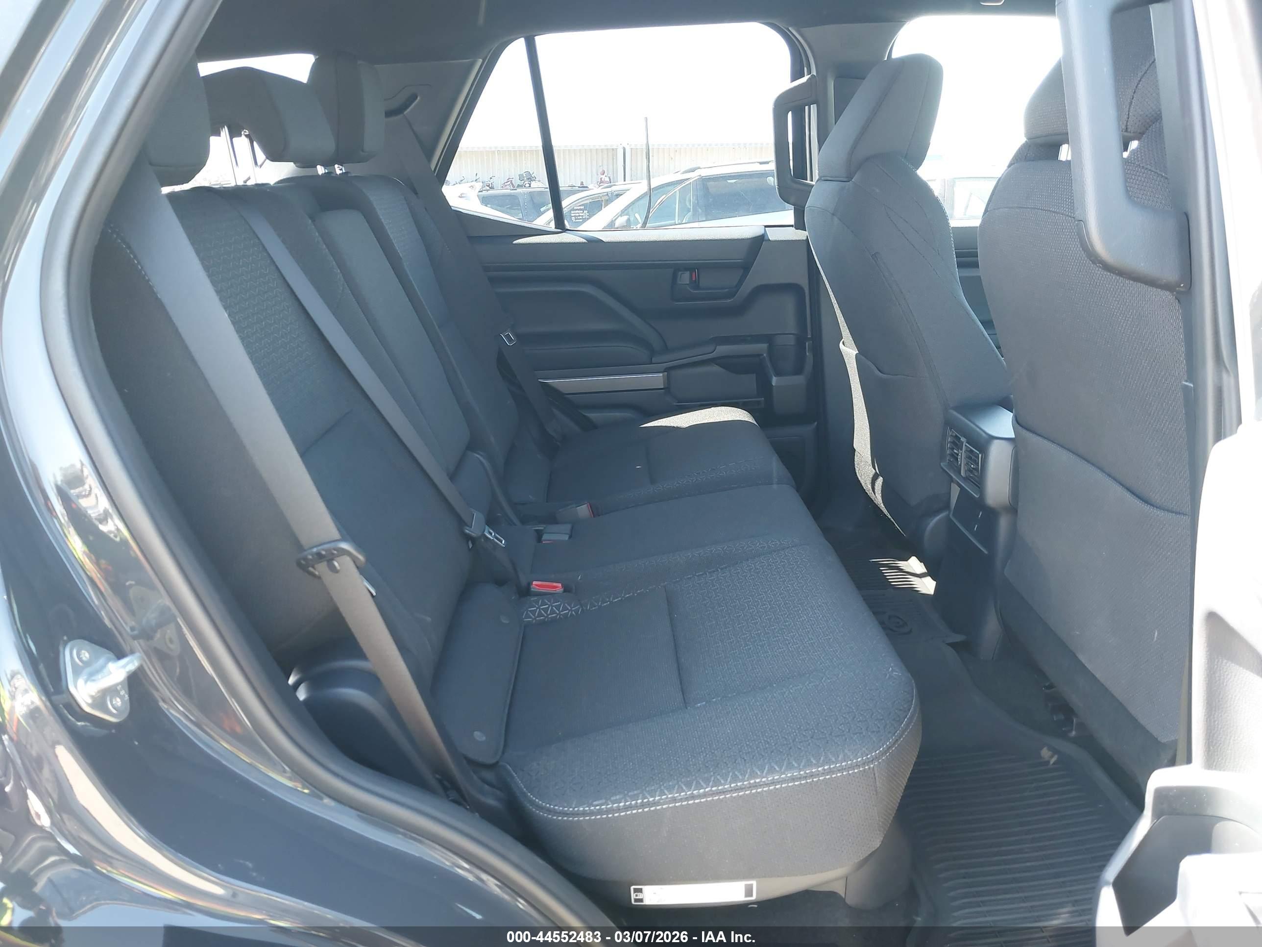 TOYOTA 4RUNNER image 8
