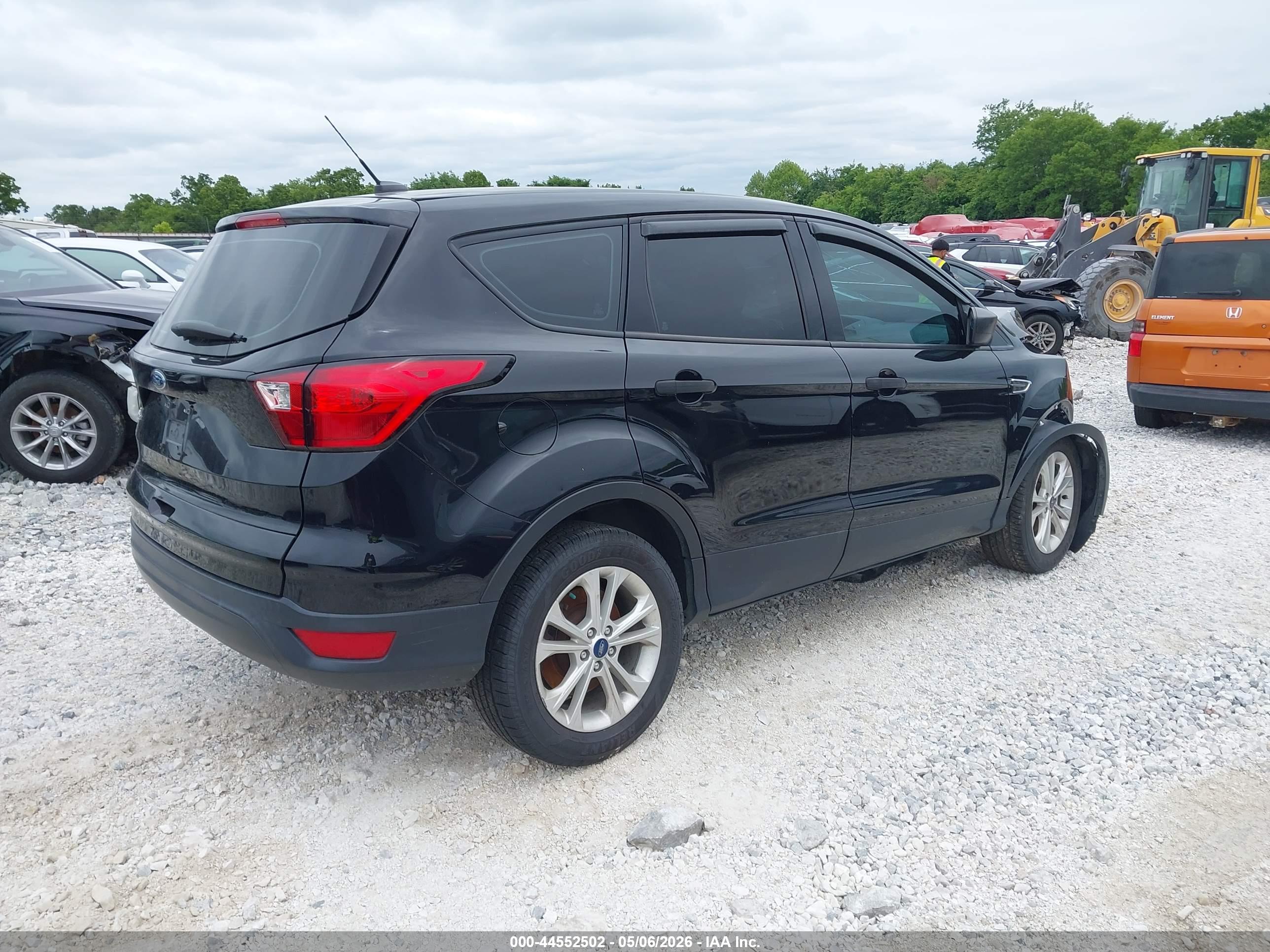 FORD ESCAPE image 4