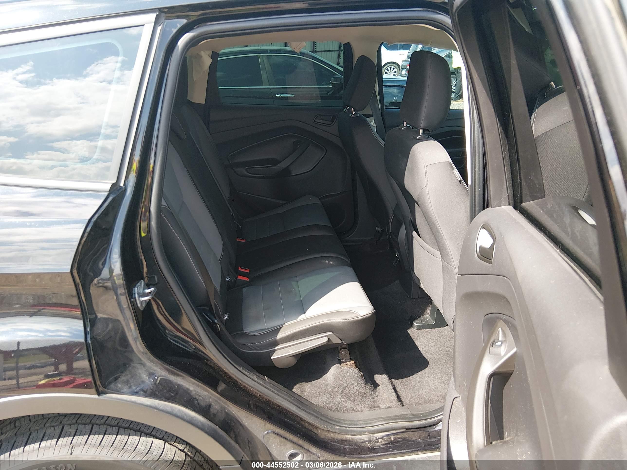 FORD ESCAPE image 8